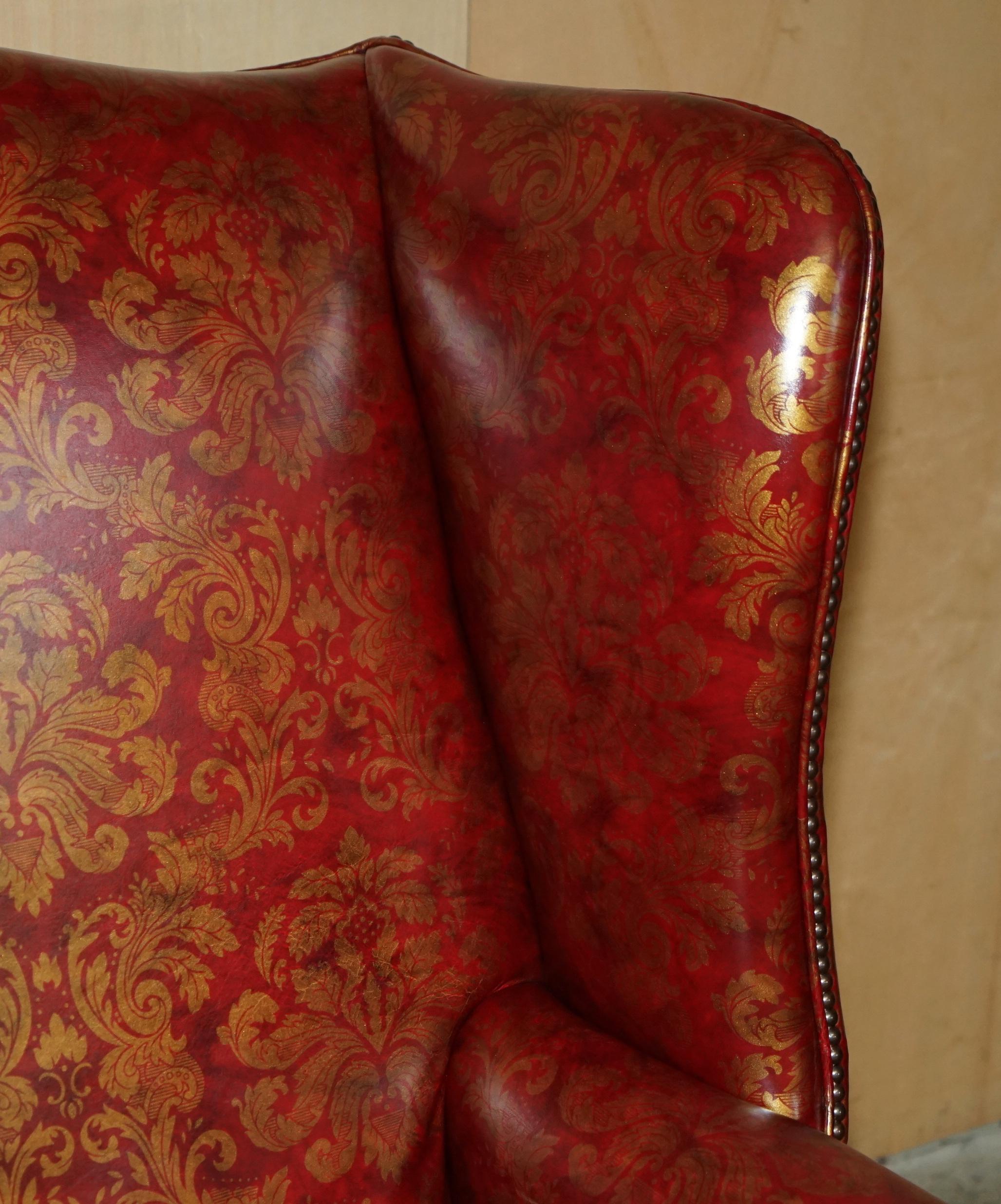 VINTAGE OXBLOOD CLAW & BALL FEET DAMASK LEATHER WiNGBACK ARMCHAIR & FOOTSTOOL im Zustand „Gut“ im Angebot in West Sussex, Pulborough