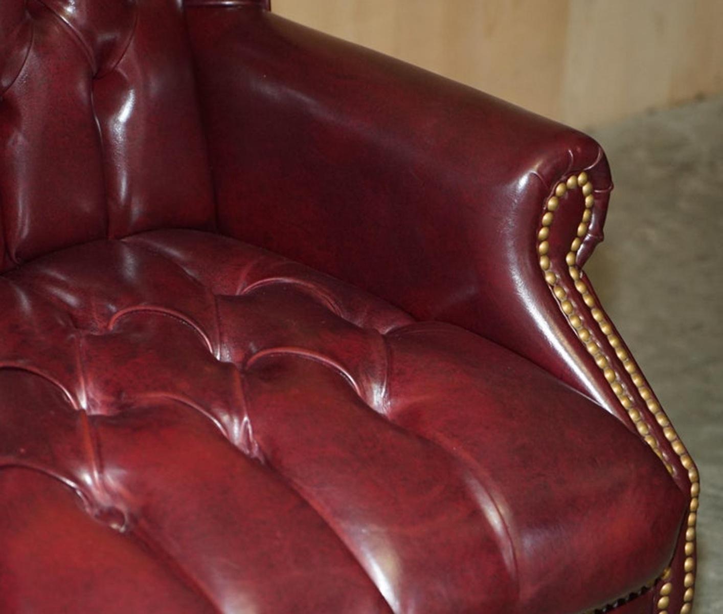 Vintage Oxblood Leder Antik Stud Chesterfield Wingback Drehstuhl Bürostuhl im Angebot 5
