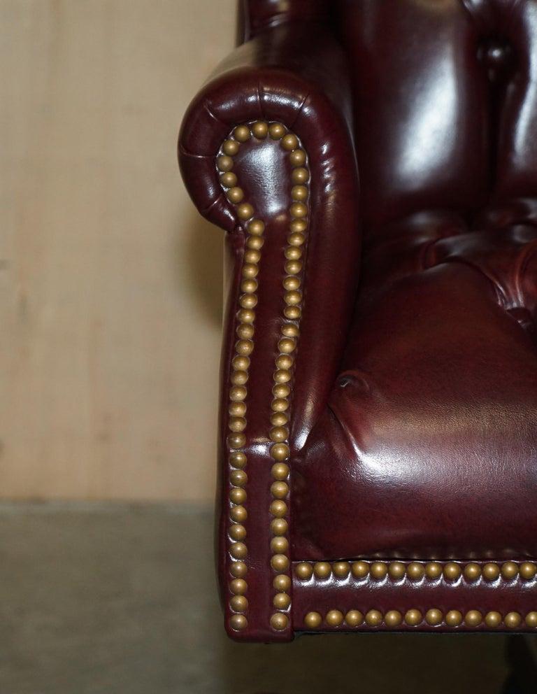Vintage Oxblood Leder Antik Stud Chesterfield Wingback Drehstuhl Bürostuhl im Angebot 7