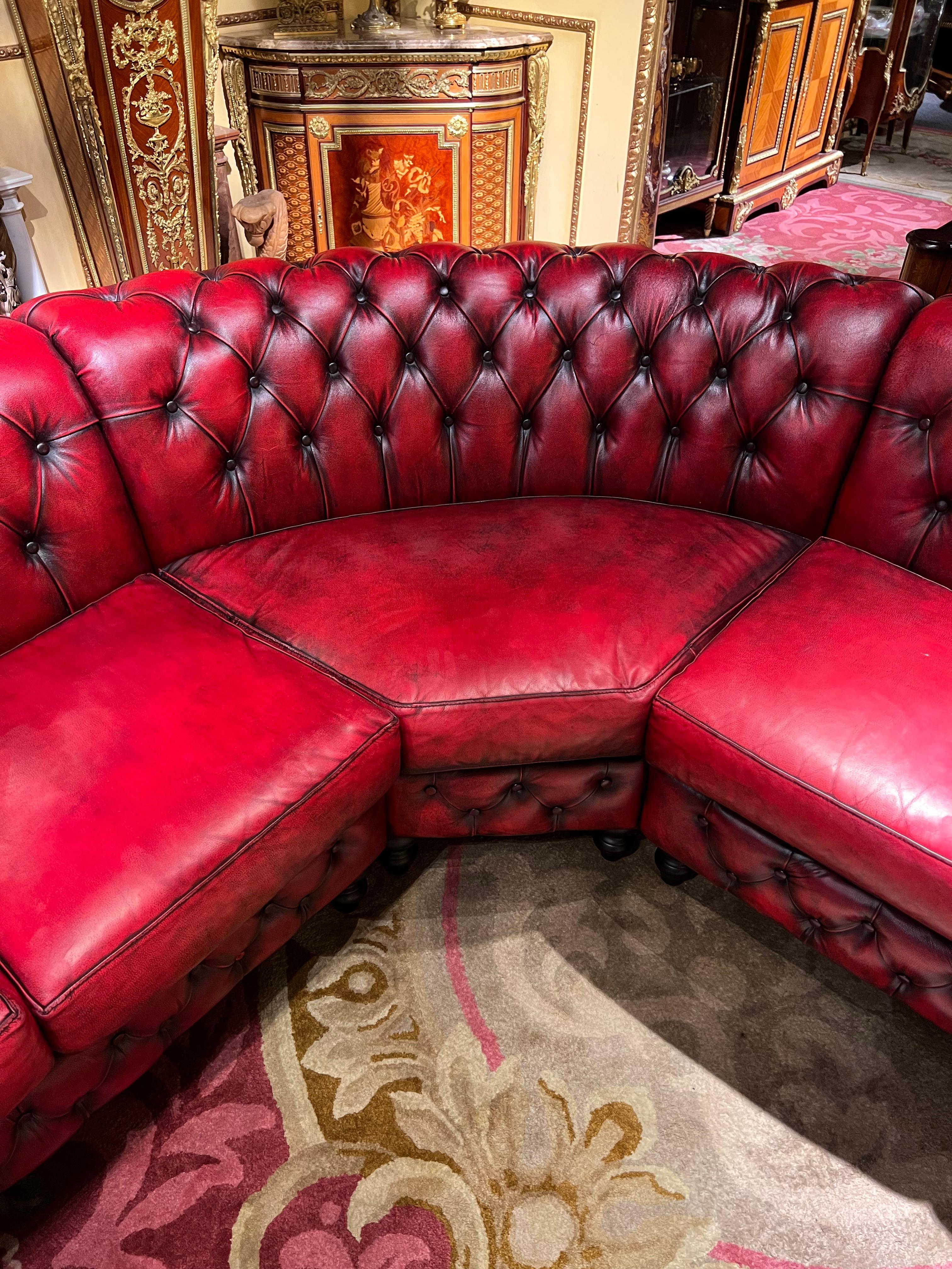 Vintage oxblood Red Chesterfield Corner Couch or Seven Seater Sofa / Set In Good Condition In Berlin, DE