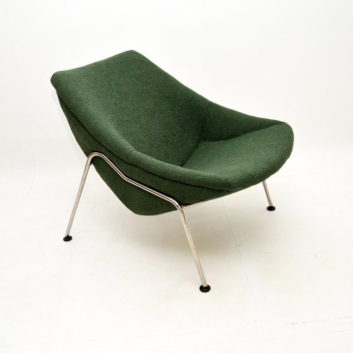 Français Fauteuil et tabouret Vintage Oyster en vente