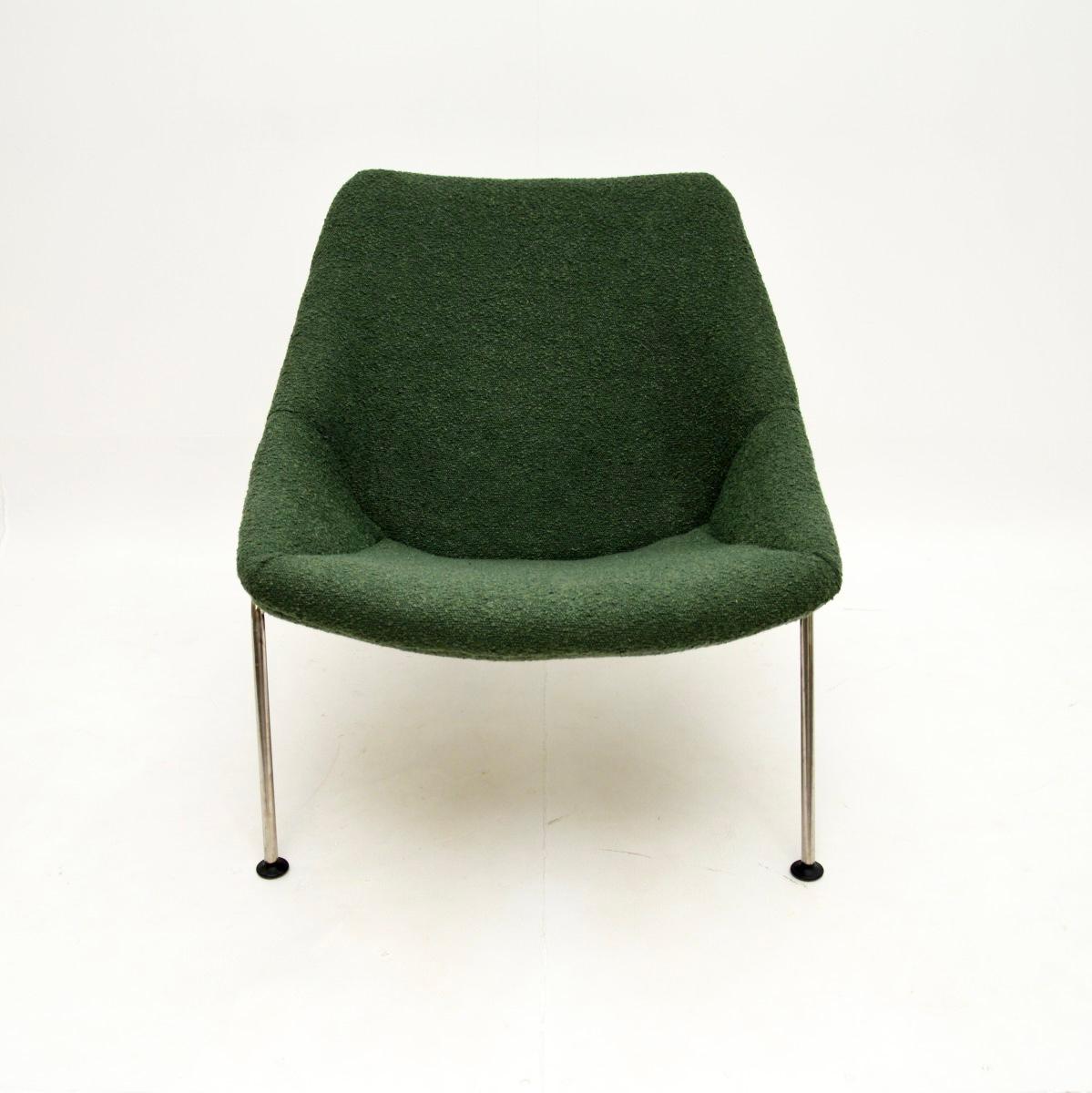 Fauteuil et tabouret Vintage Oyster Bon état - En vente à London, GB