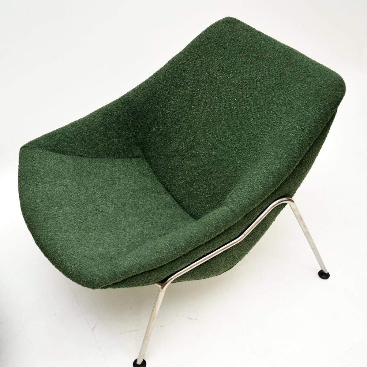 Acier Fauteuil et tabouret Vintage Oyster en vente