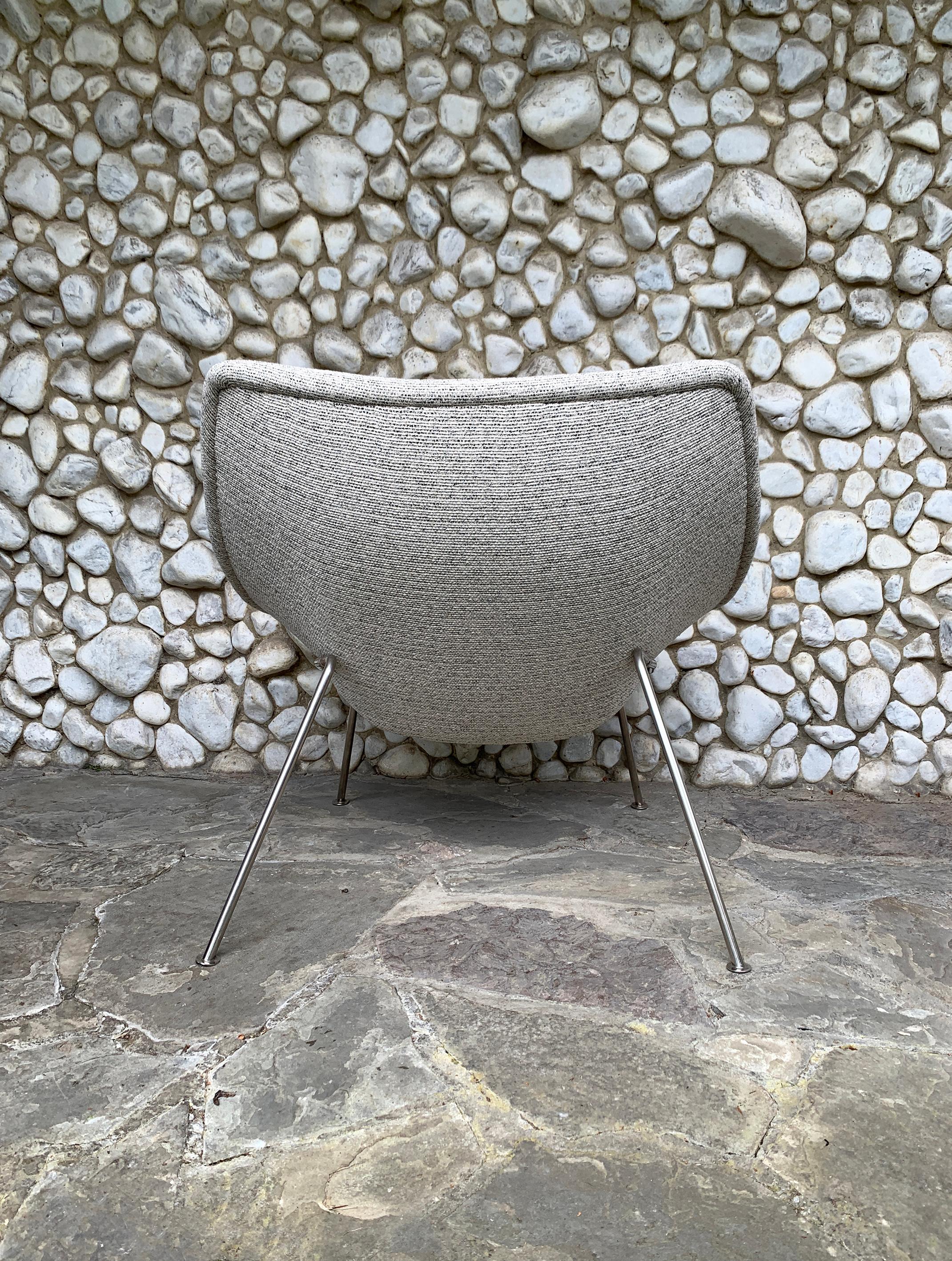 Dutch Vintage Oyster Chair by Pierre Paulin for Artifort, 1960s in Kvadrat Upholstery For Sale
