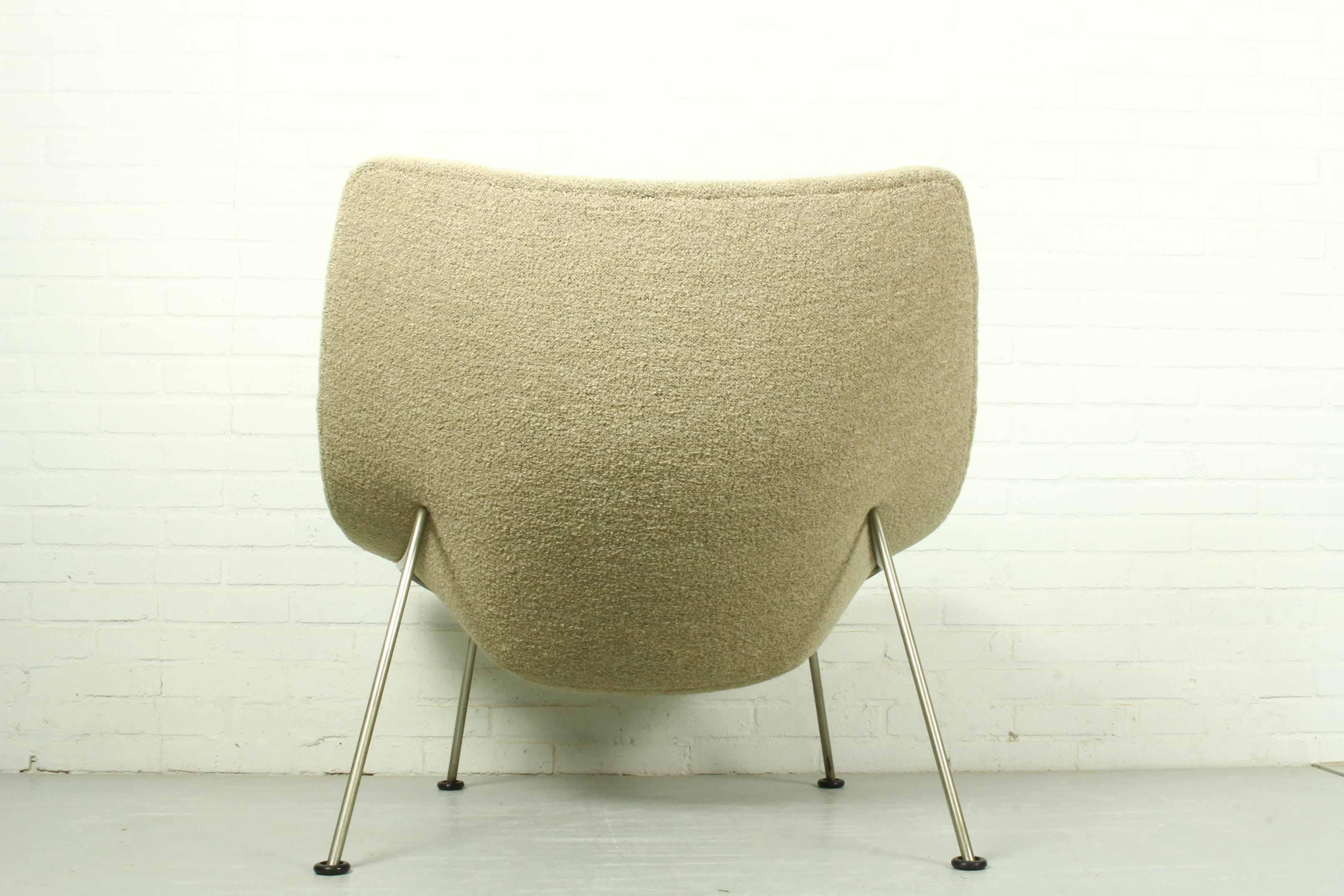 Vintage Oyster Chair by Pierre Paulin for Artifort in Boucle Fabric In Good Condition In Appeltern, Gelderland