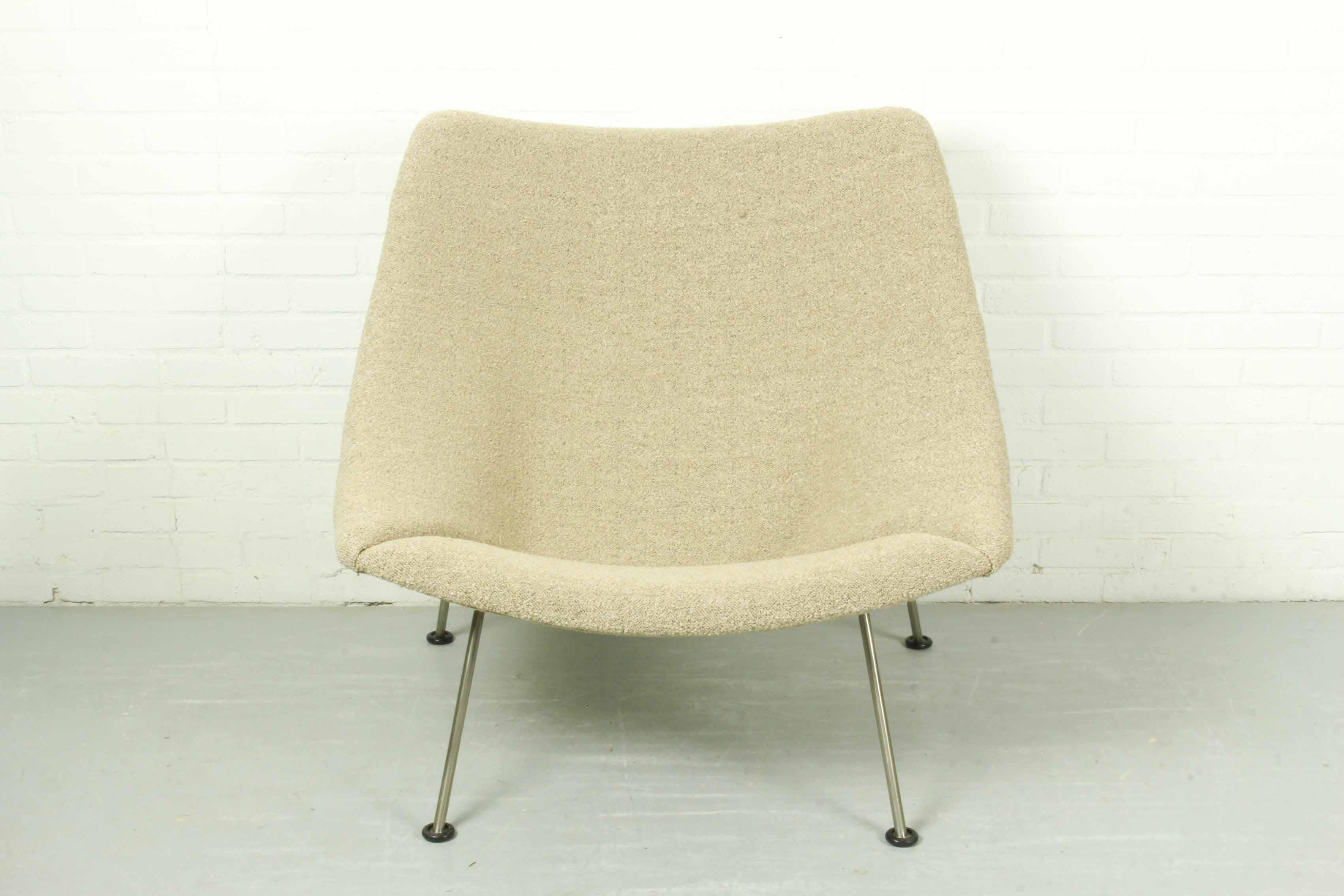 Vintage Oyster Chair by Pierre Paulin for Artifort in Boucle Fabric 2