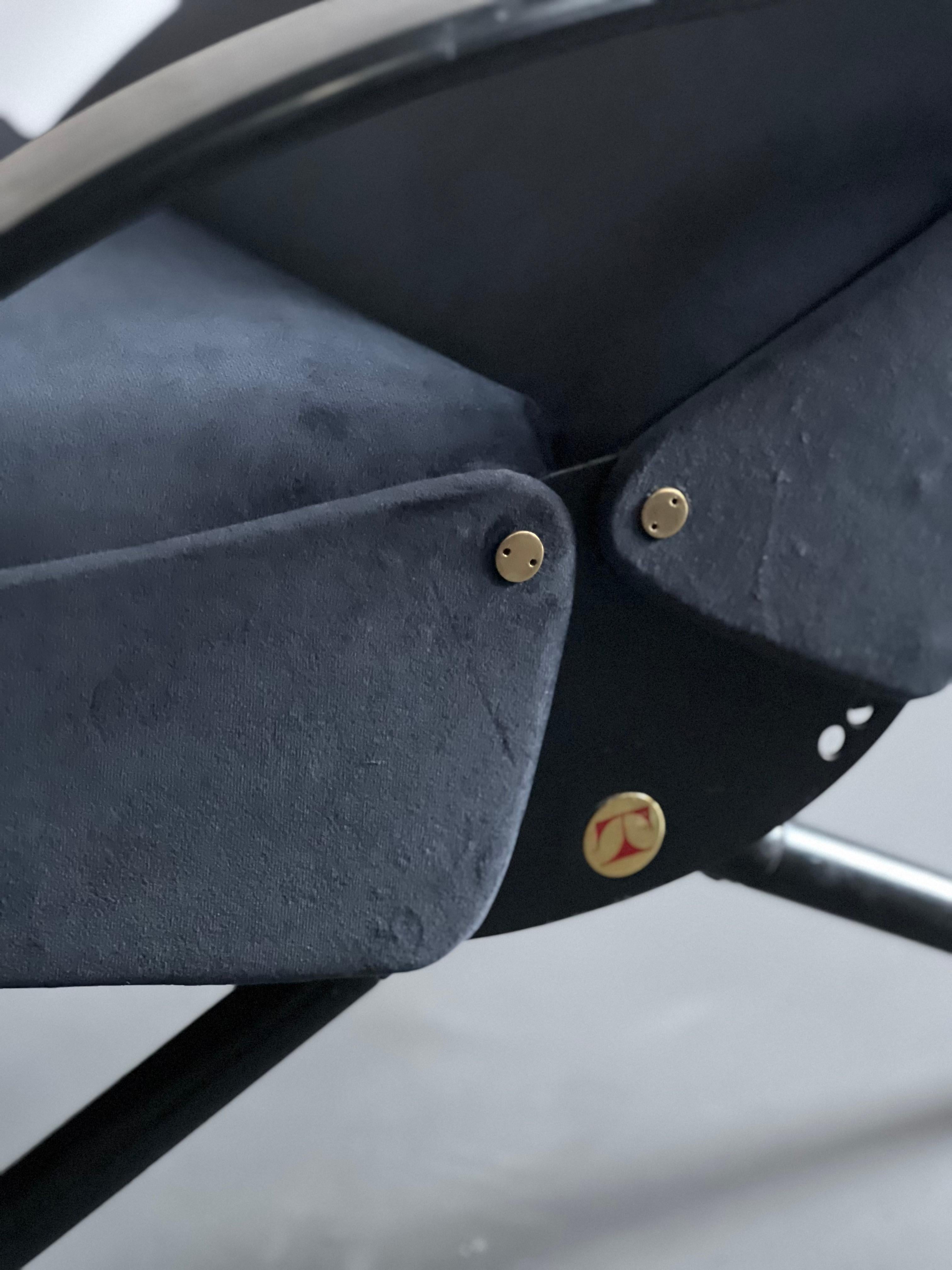 Metal Vintage P40 Lounge Chair by Osvaldo Borsani for Tecno, First Series For Sale