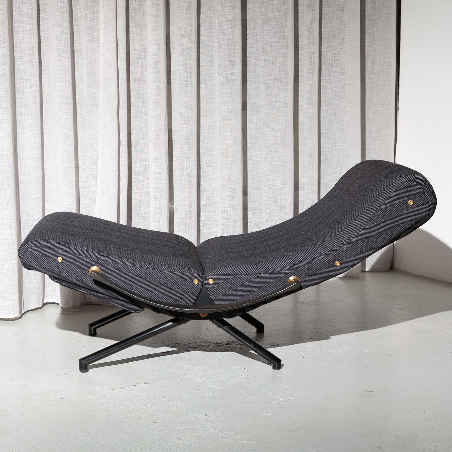 Forged Rare vintage first series P40 lounge chair by Osvaldo Borsani for Tecno For Sale