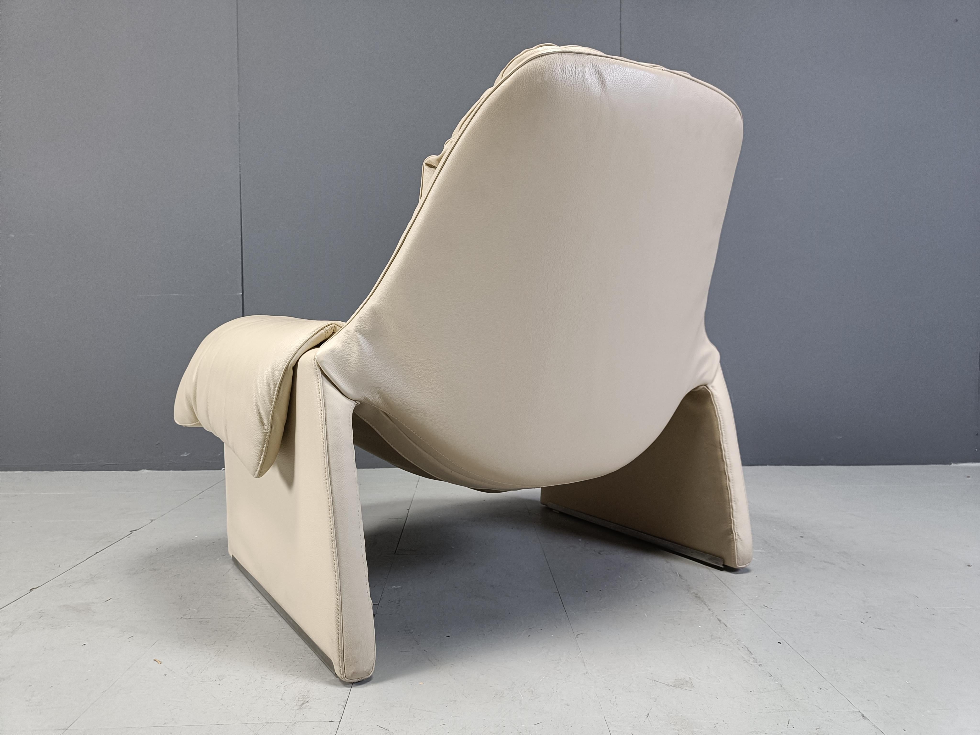Vintage P60 leather lounge chair by Vittorio Introini for Saporiti, 1970s 3