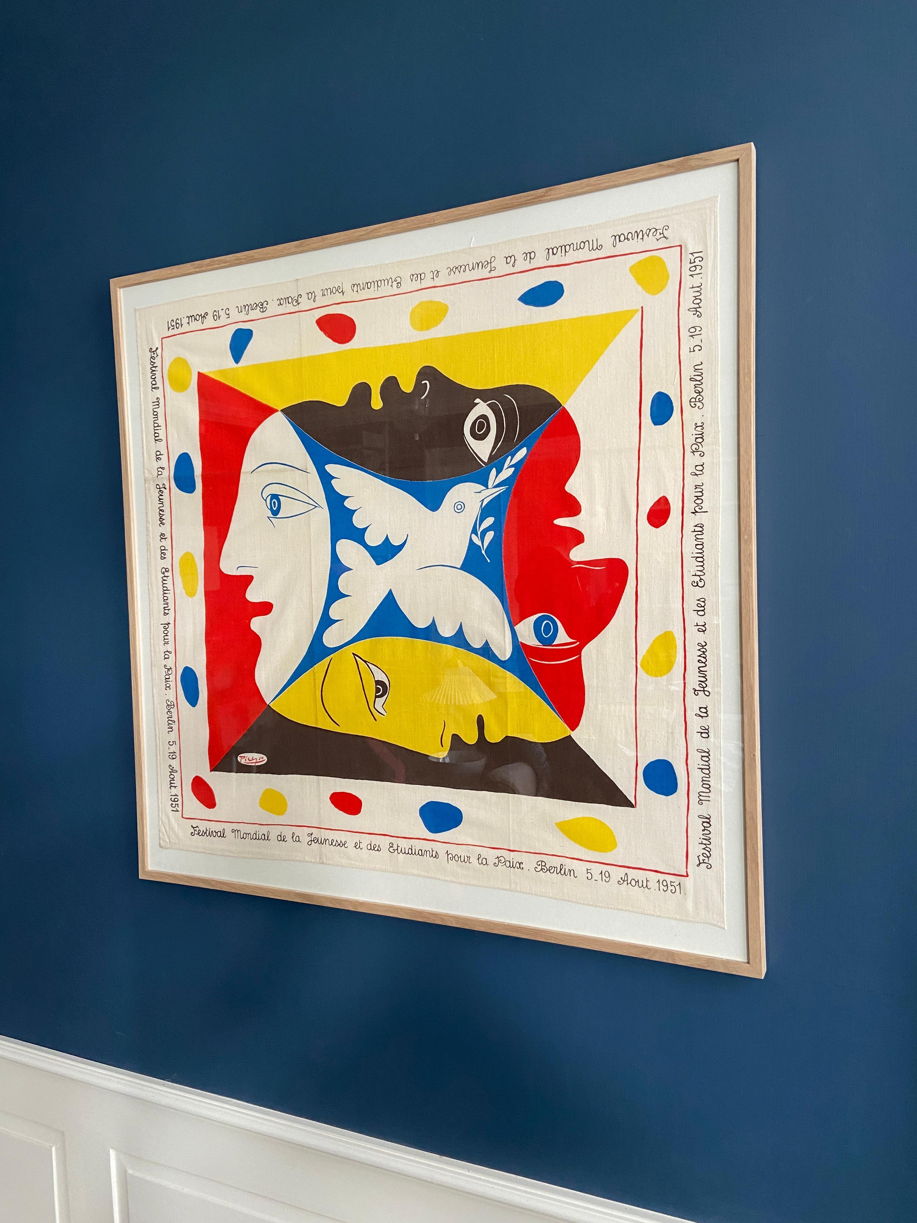 Vintage Pablo Picasso Printed Textile Scarf in Antique Frame, Germany, 1951 In Good Condition In Copenhagen K, DK