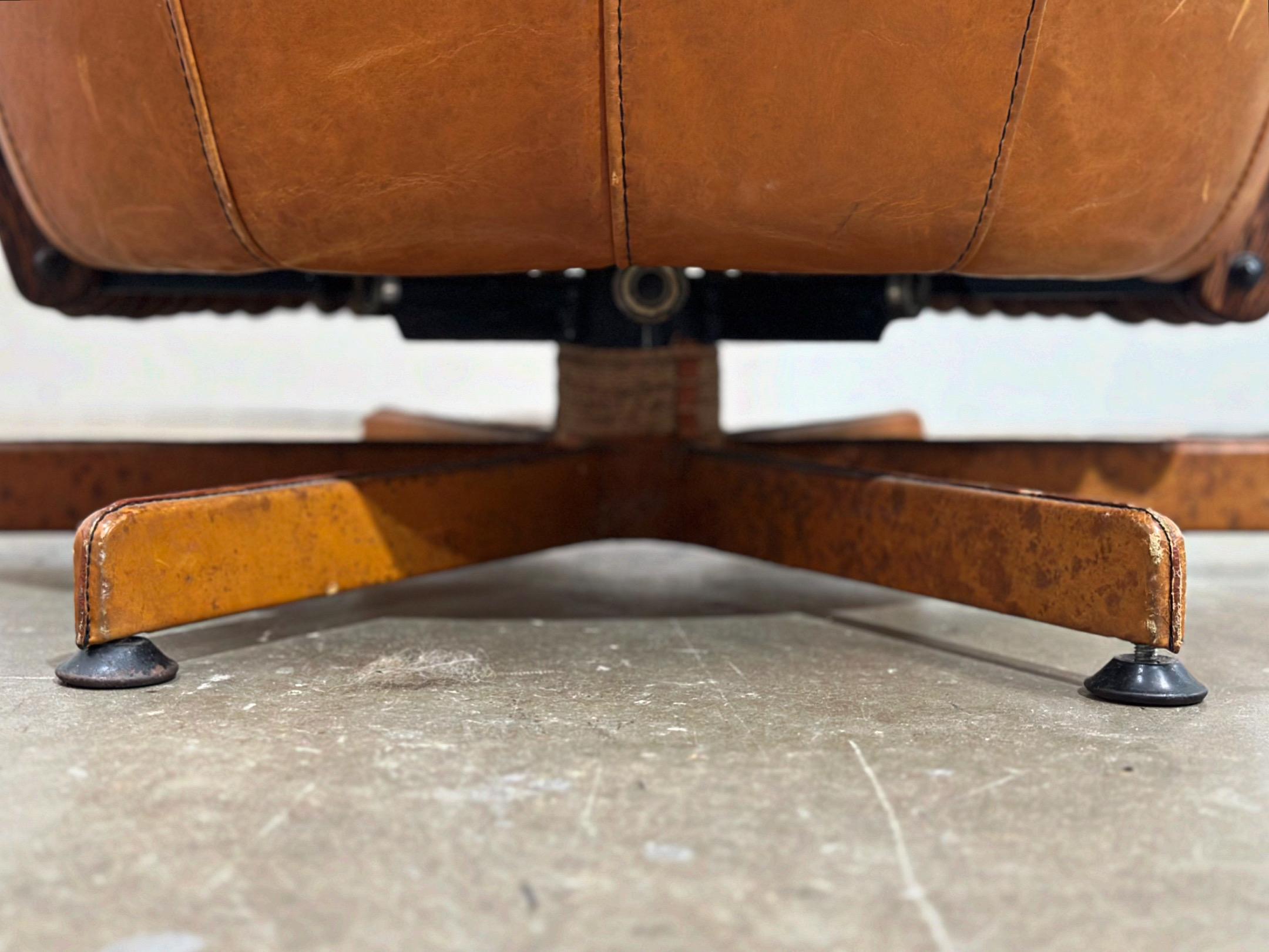 Late 20th Century Vintage Pacific Green Tavarua Lounge Chair - Cognac Leather - Swivel Throne