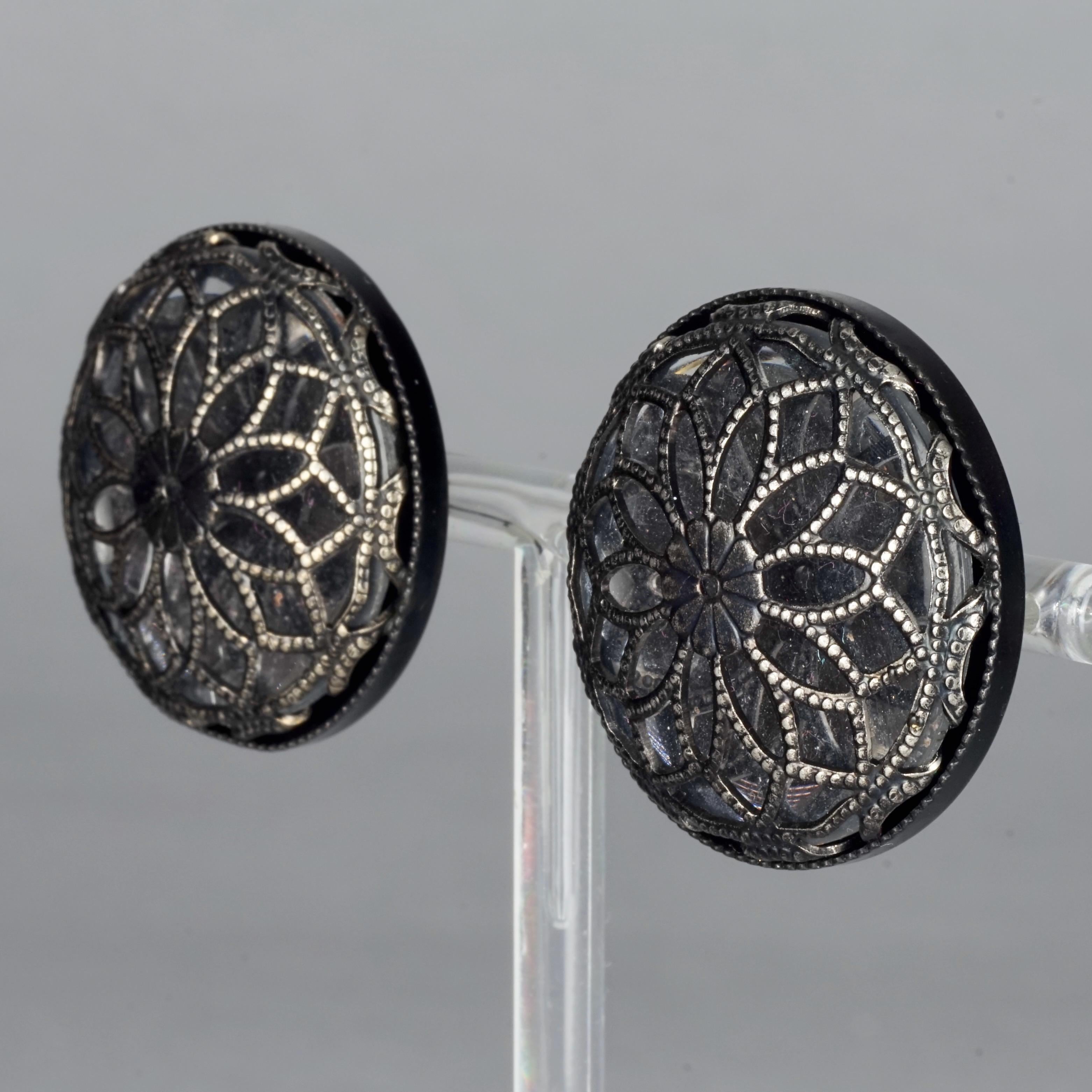 Vintage PACO RABANNE Cutout Flower Mirror Disc Earrings In Excellent Condition For Sale In Kingersheim, Alsace