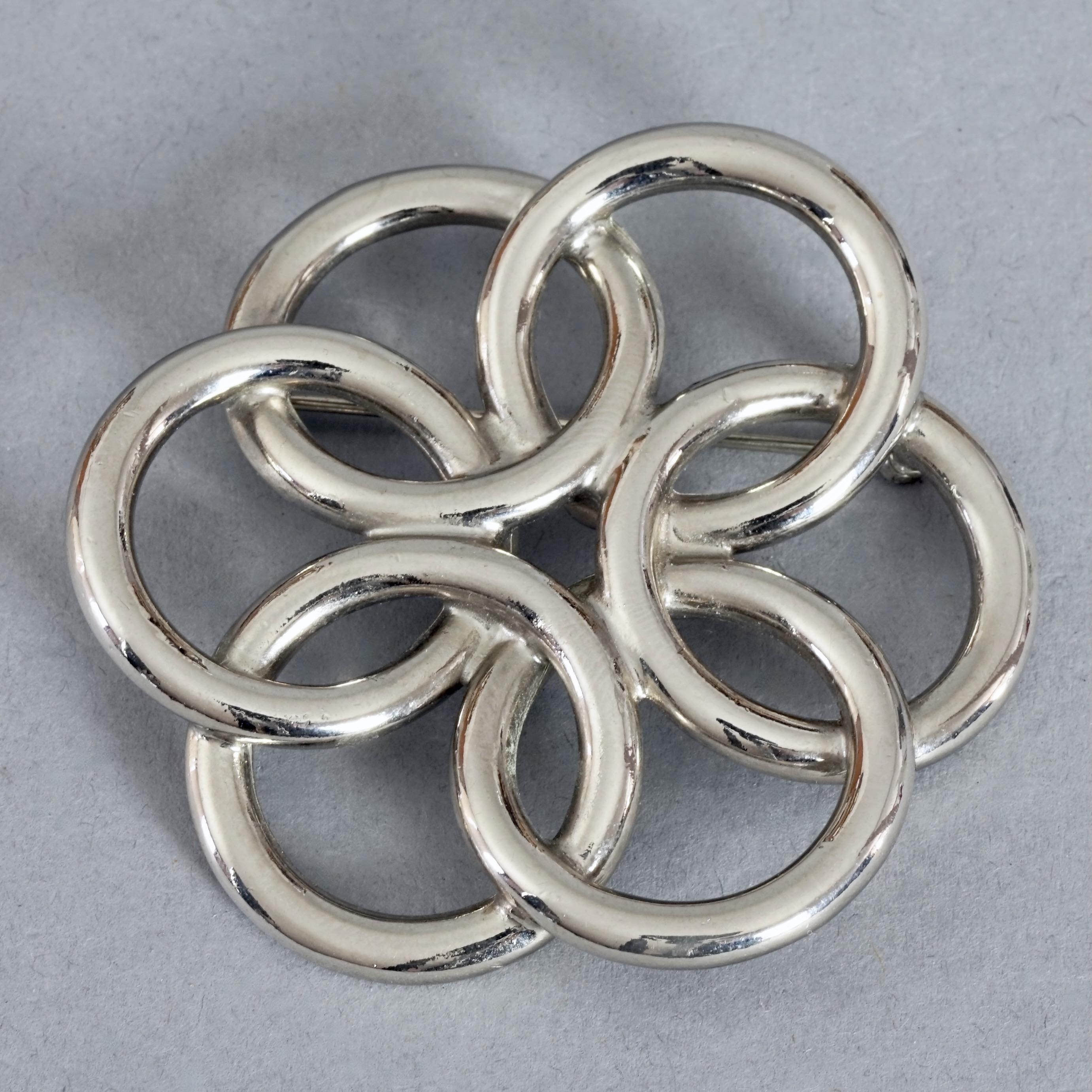 Vintage PACO RABANNE Multi Circle Silver Brooch In Excellent Condition For Sale In Kingersheim, Alsace