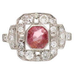 Geometrischer Platin-Cluster-Ring mit Padparadscha-Saphir und Diamant