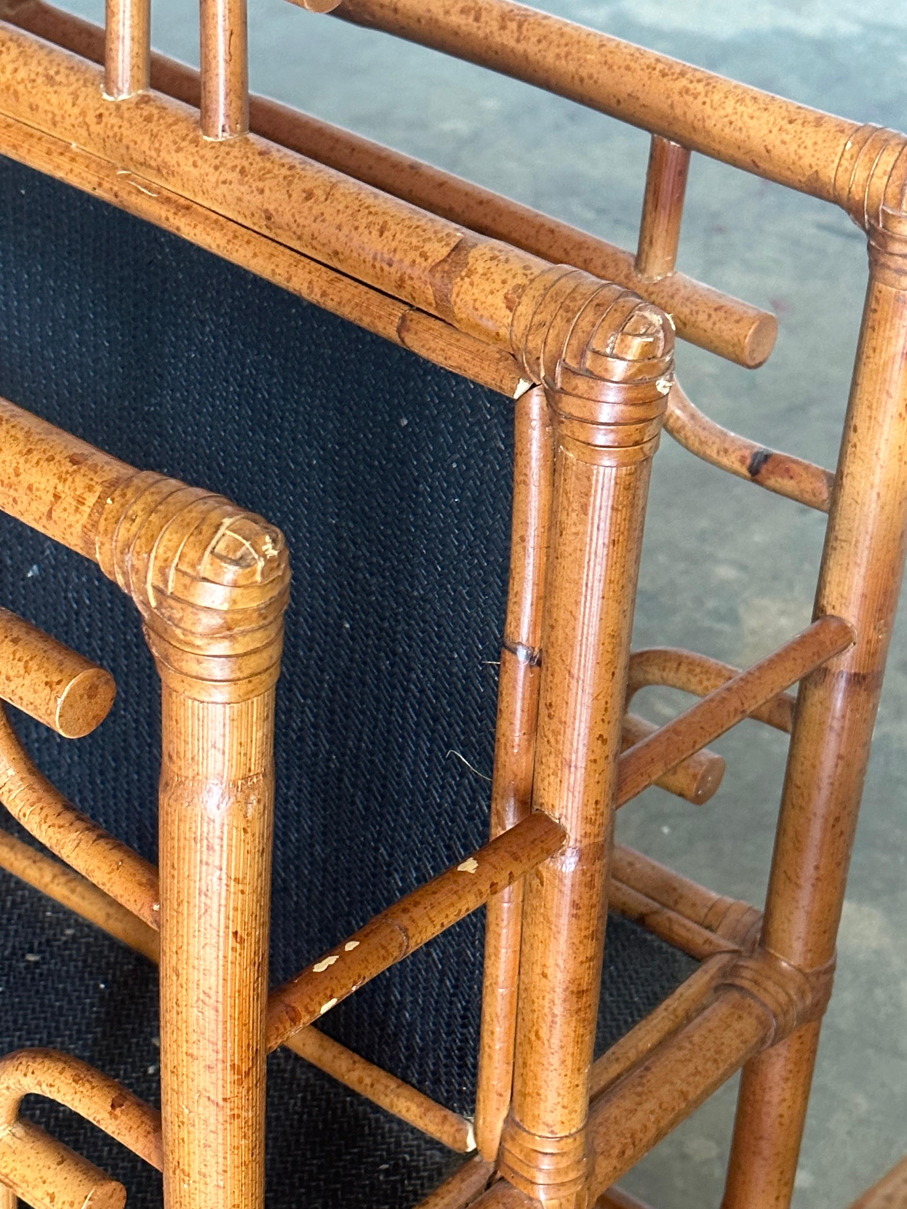 Vintage Pagode British Colonial Style Bambus und Cane Magazine Rack - ein Paar im Angebot 8