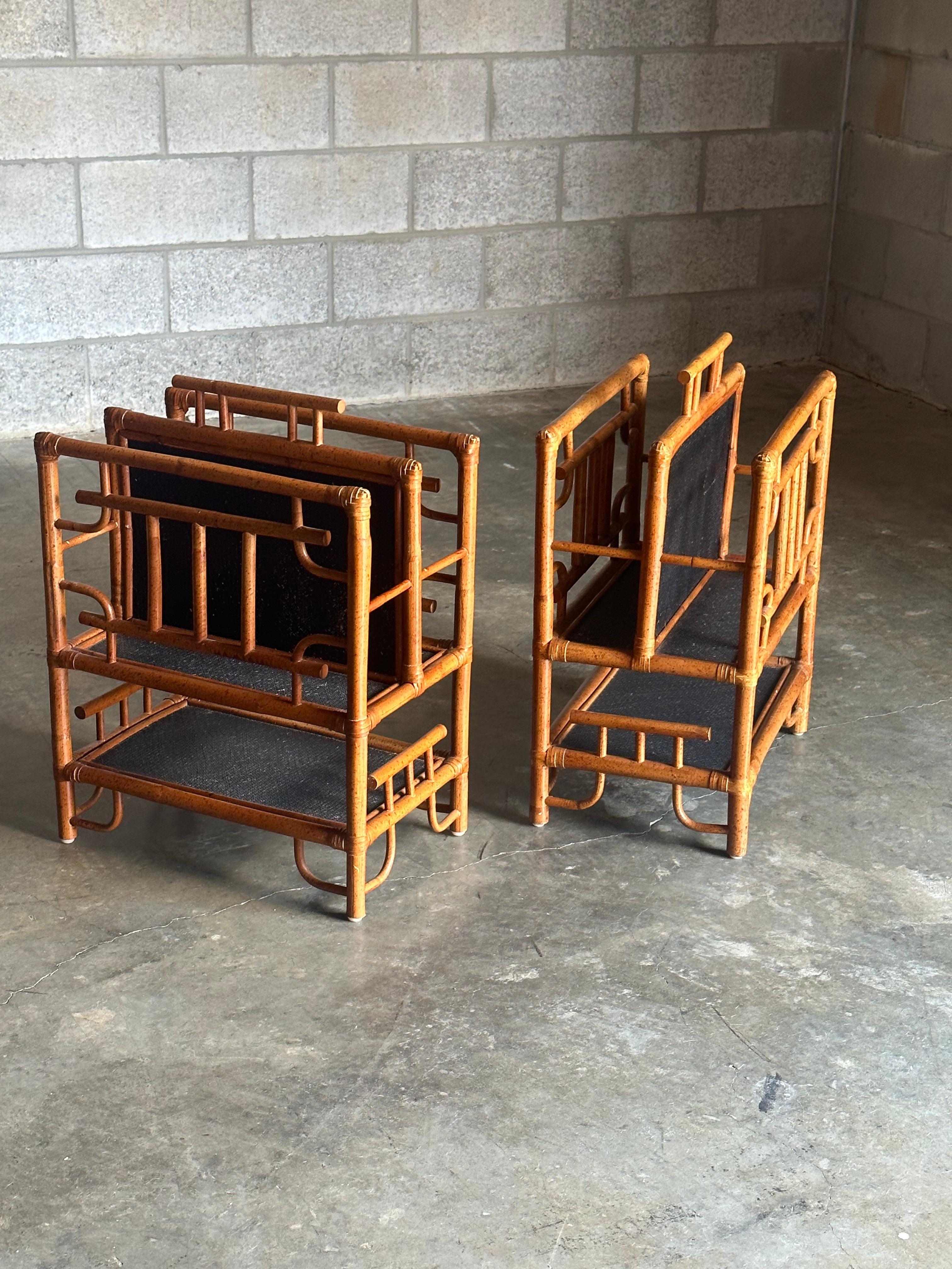 Vintage Pagode British Colonial Style Bambus und Cane Magazine Rack - ein Paar im Angebot 1