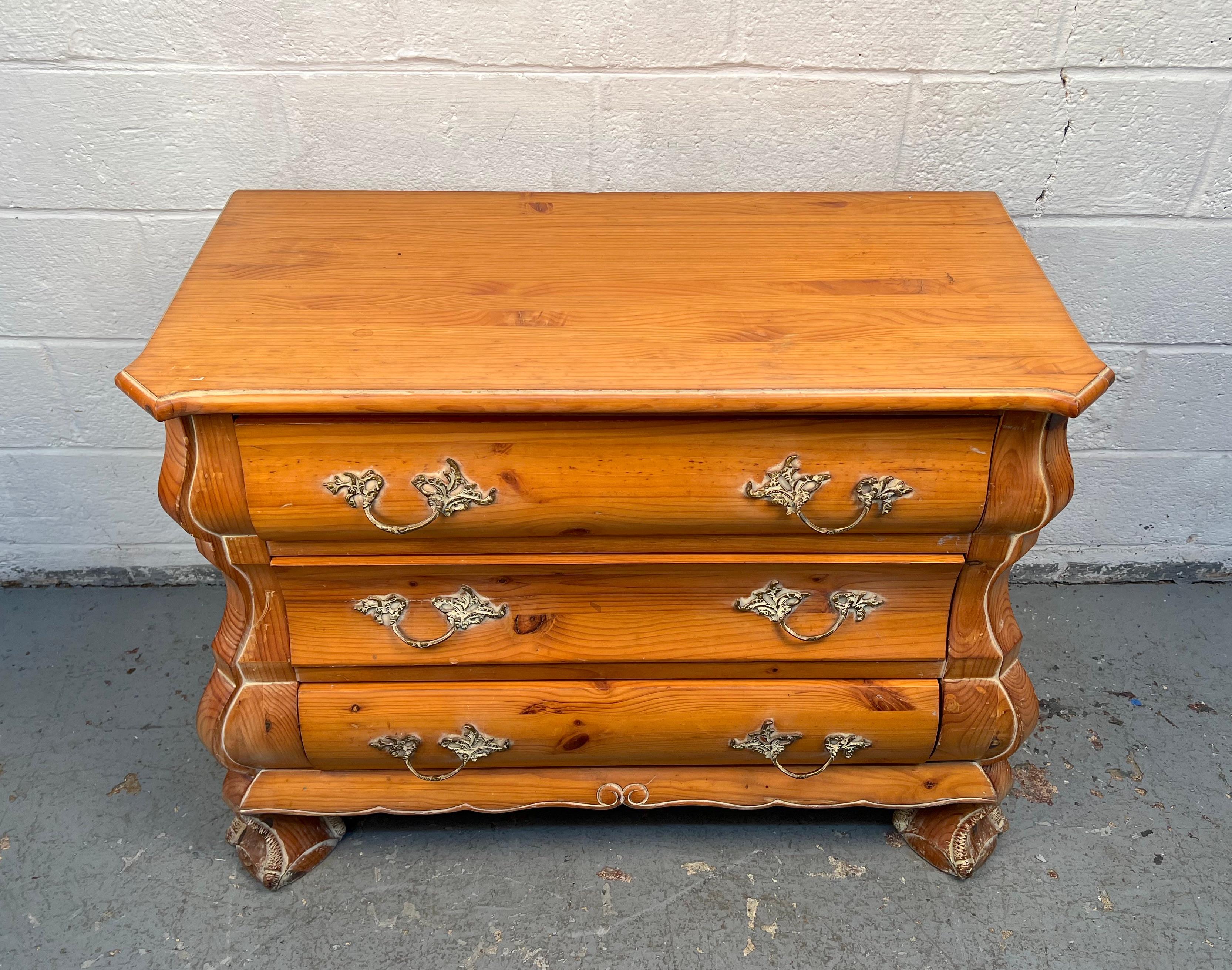French Bombe Style Three-Drawer Chest In Good Condition For Sale In Brooklyn, NY