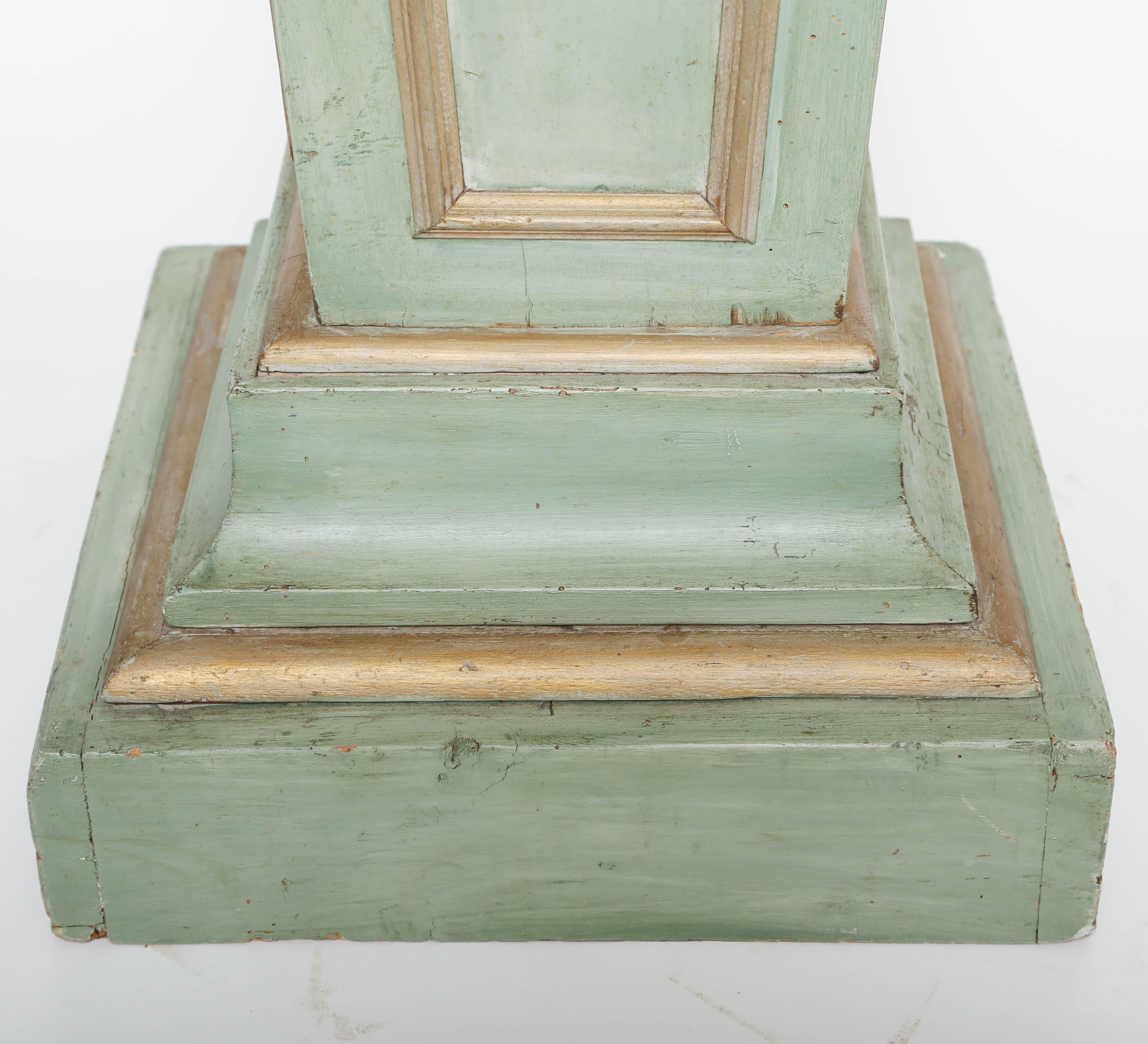 Vintage Painted and Parcel-Gilt Classical Pedestal For Sale 3