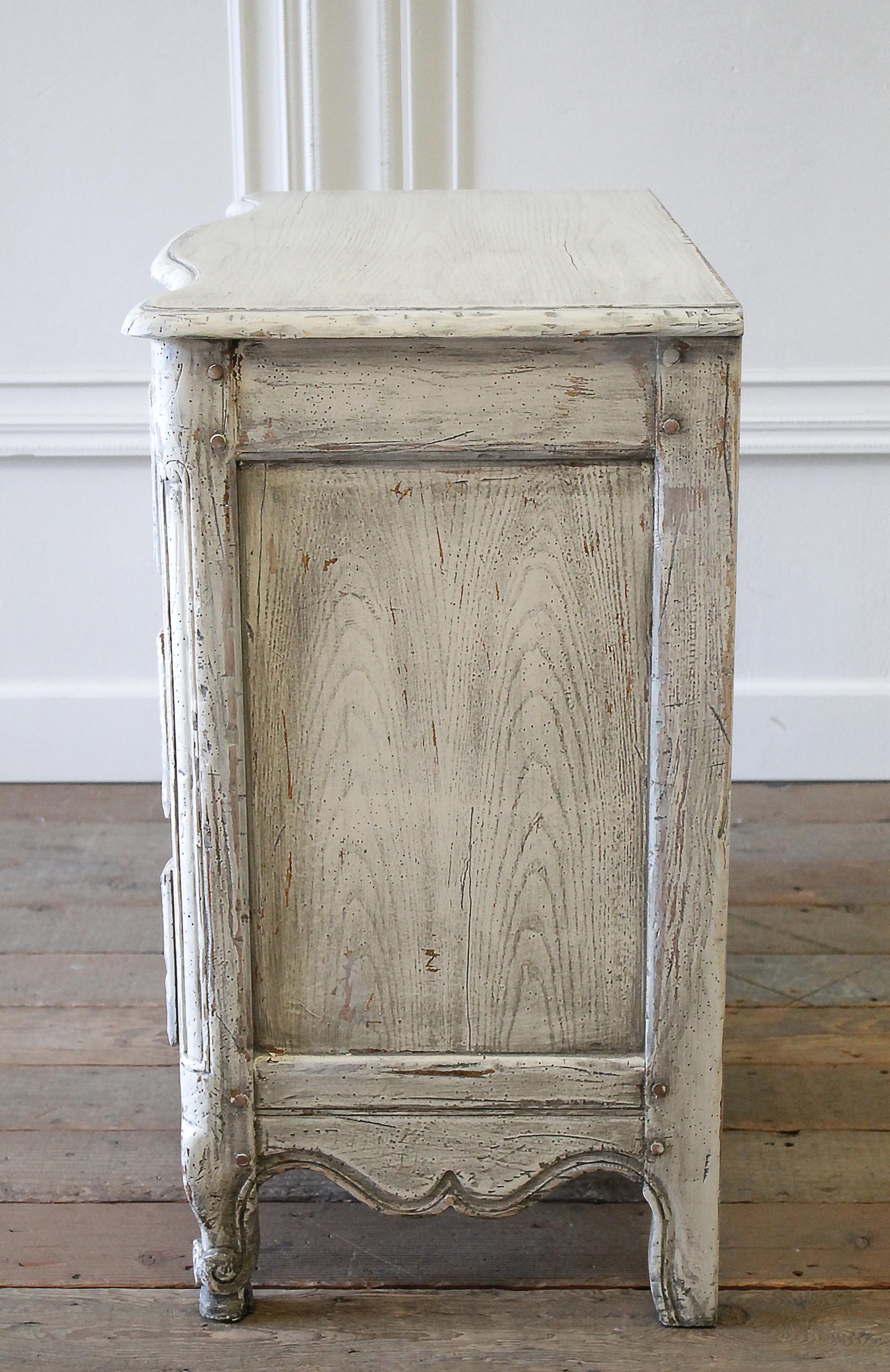 Vintage Painted Baker Commode Three-Drawer Chest 8