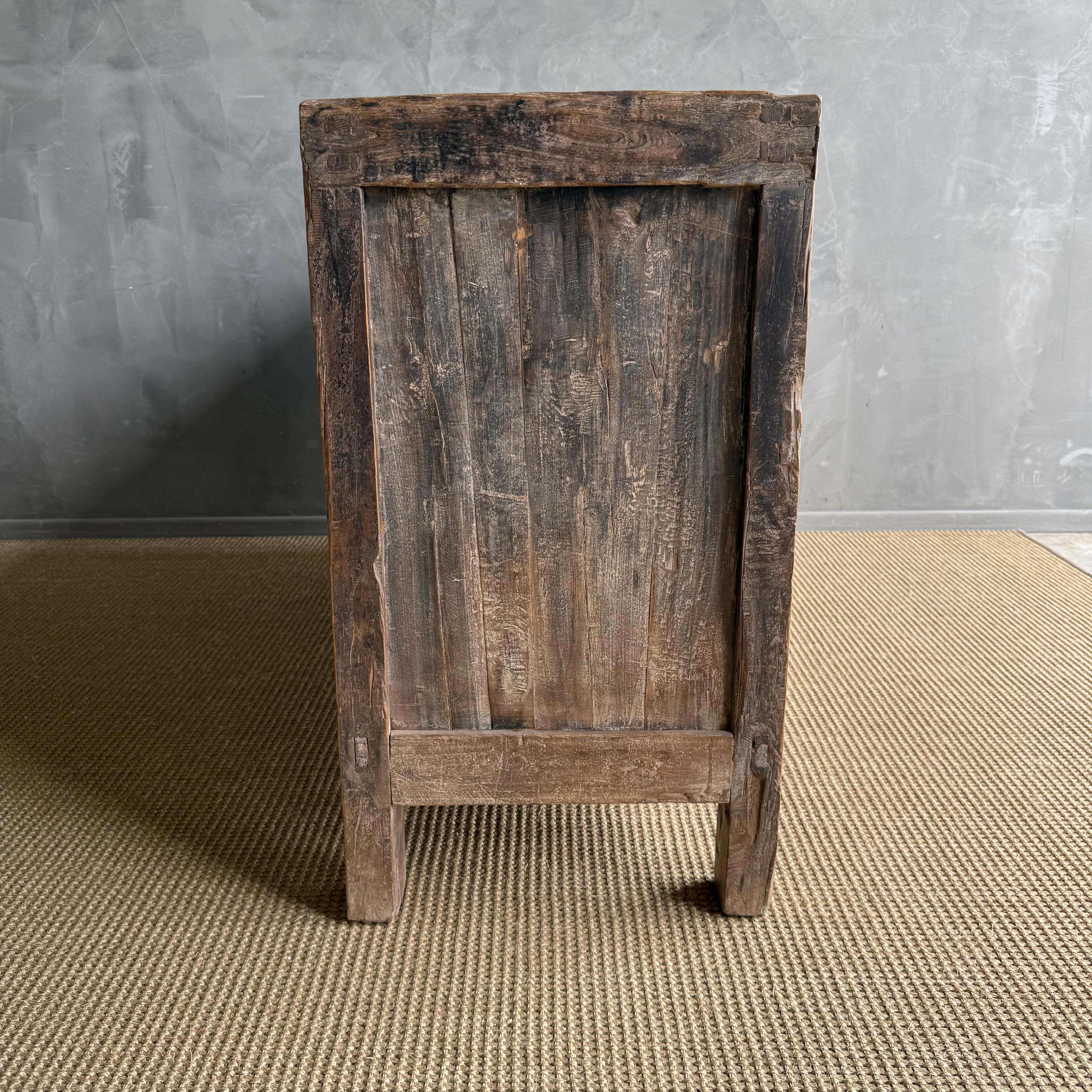 Consola de Madera de Olmo Negro Pintada Vintage con Puertas 56 en venta 5