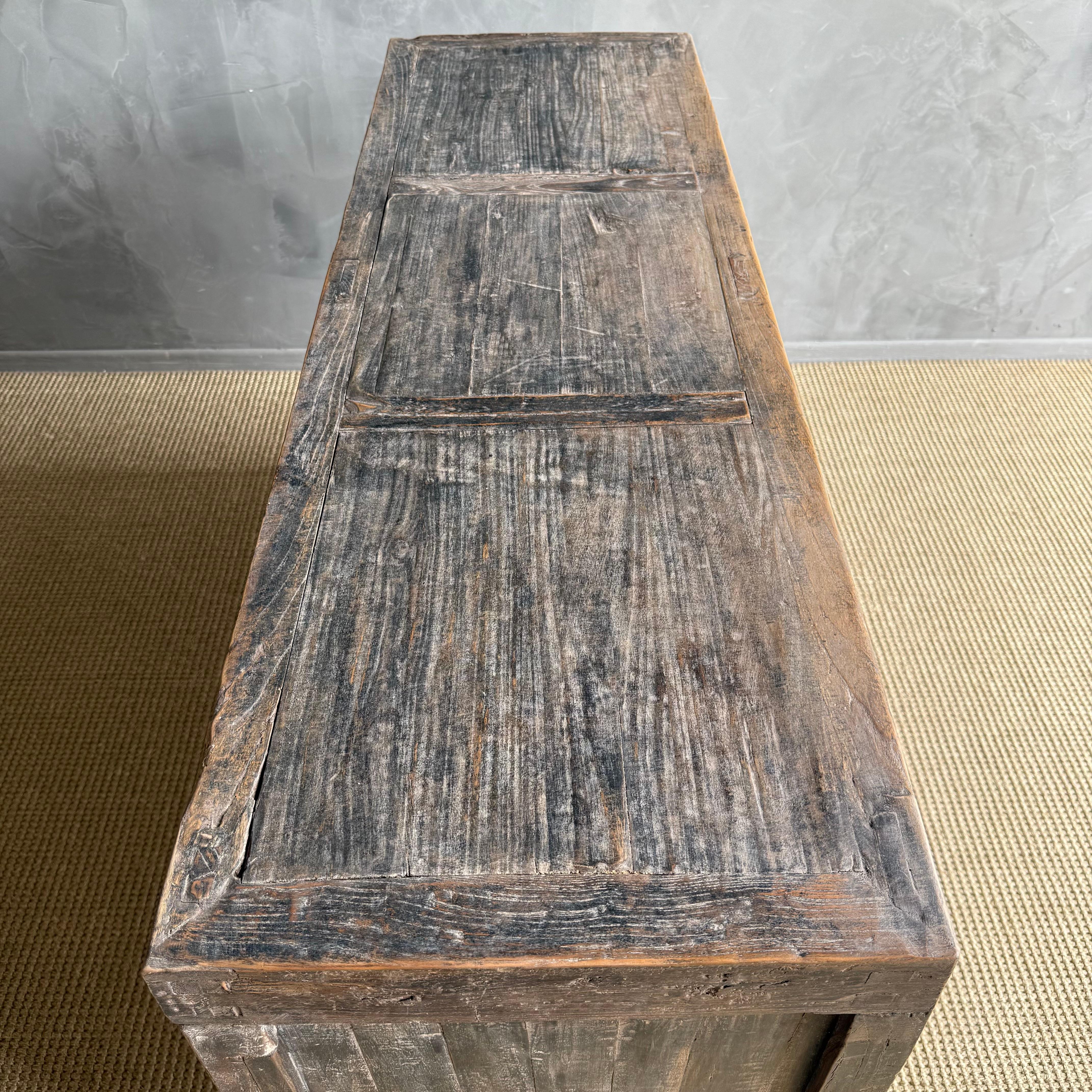 Consola de Madera de Olmo Negro Pintada Vintage con Puertas 56 en venta 3