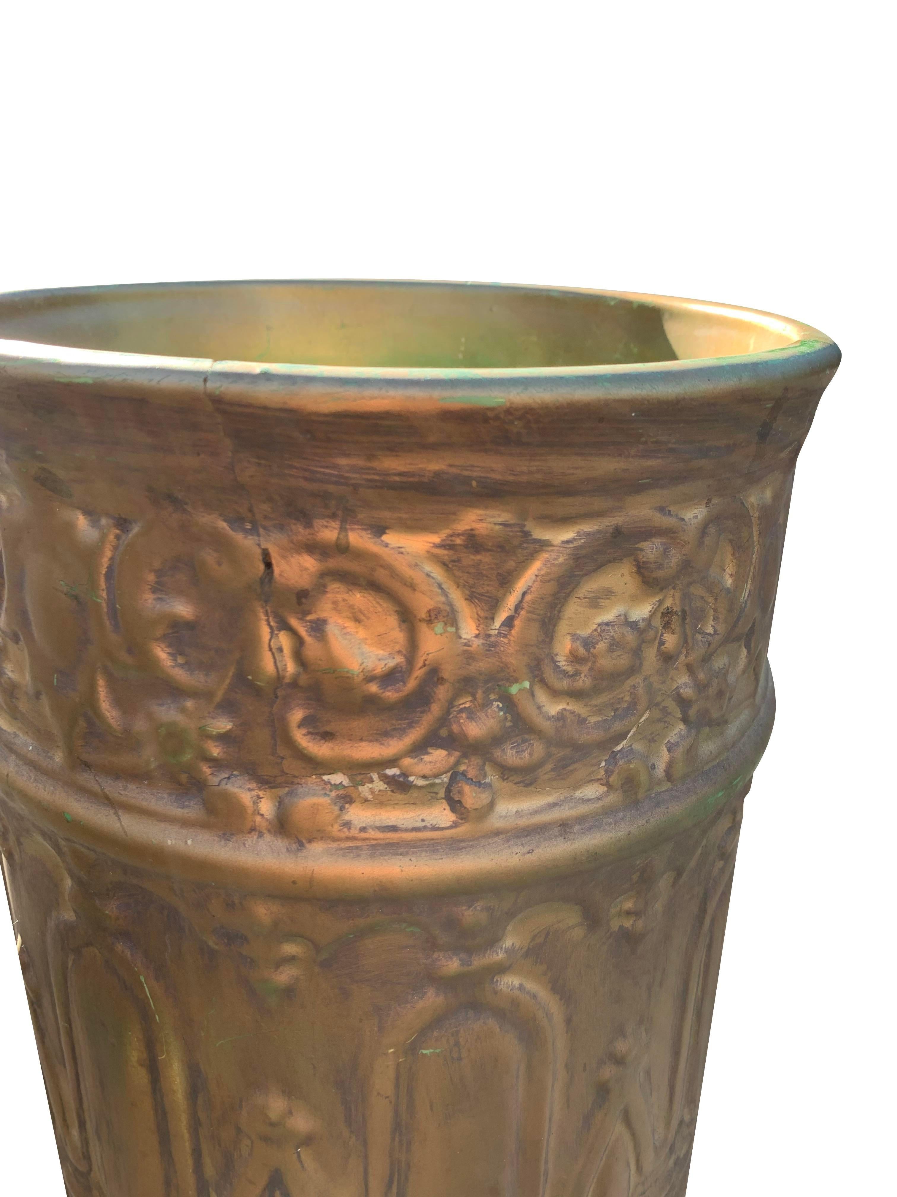 Vintage gemalt Keramik Umbrella Stand in Gold im Zustand „Gut“ im Angebot in Saddle River, NJ