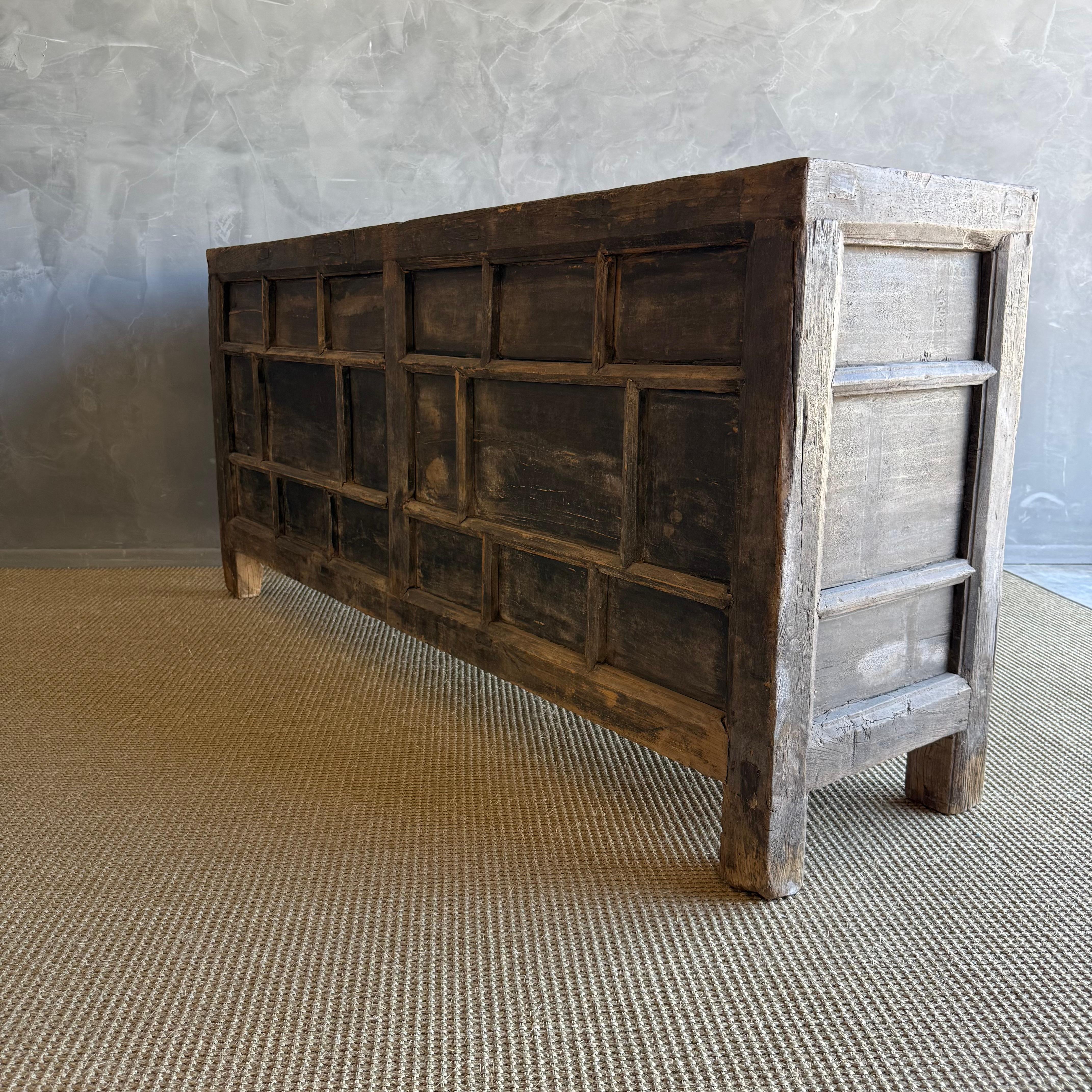 Mobile in legno di olmo verniciato d'epoca con cassetti da 71