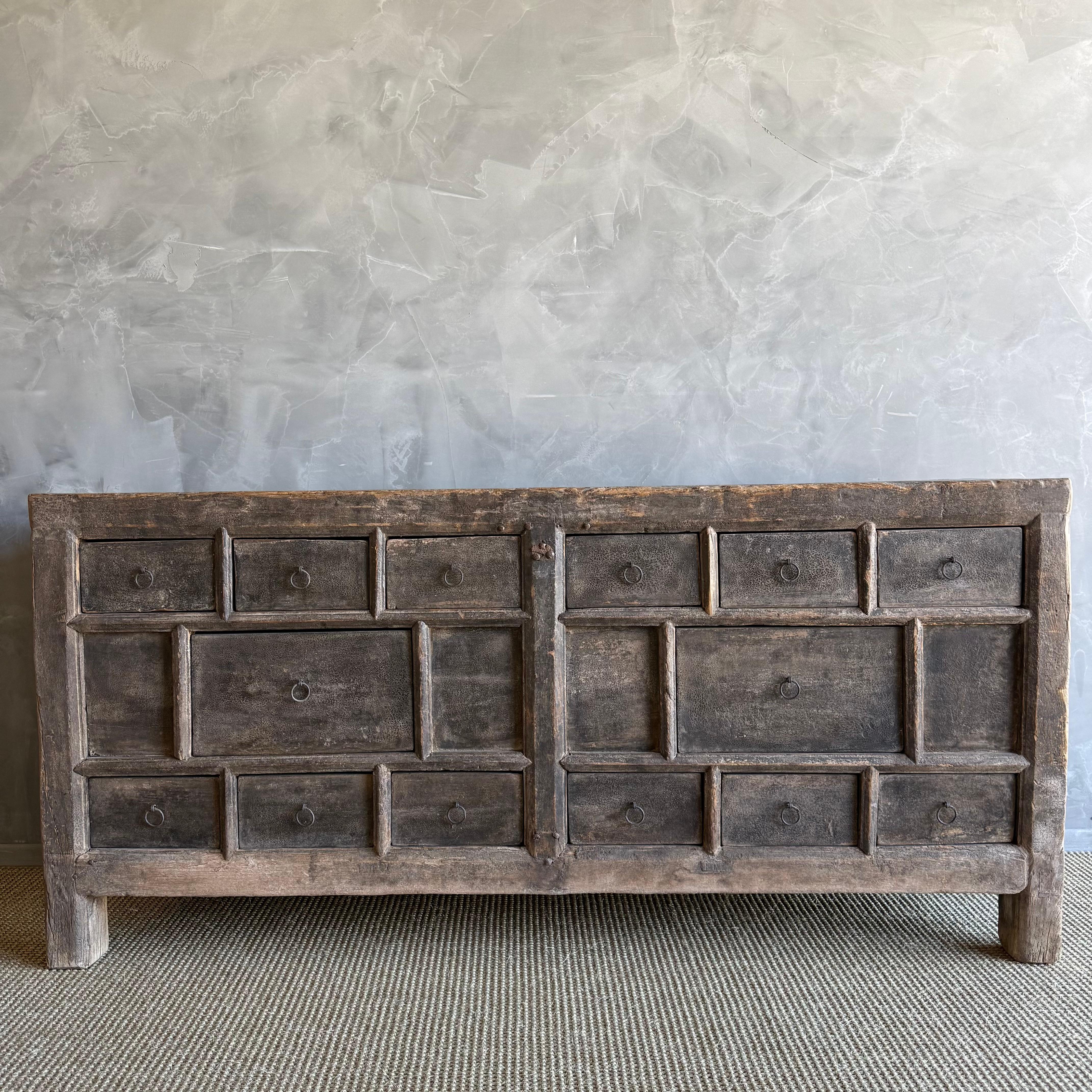 Organico moderno Mobile in legno di olmo verniciato d'epoca con cassetti da 71