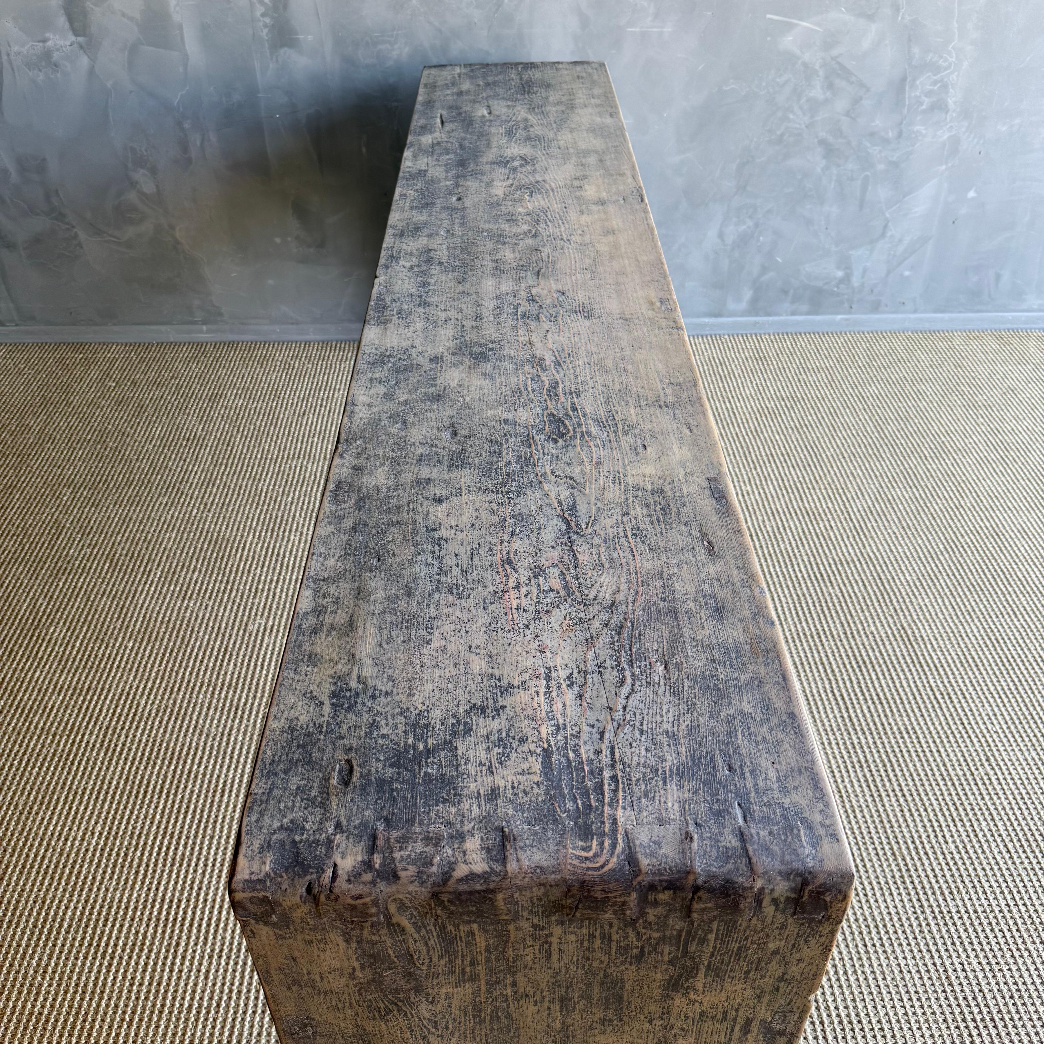 Tavolo consolle in legno d'olmo verniciato vintage con cassetti 84,5 in vendita 3