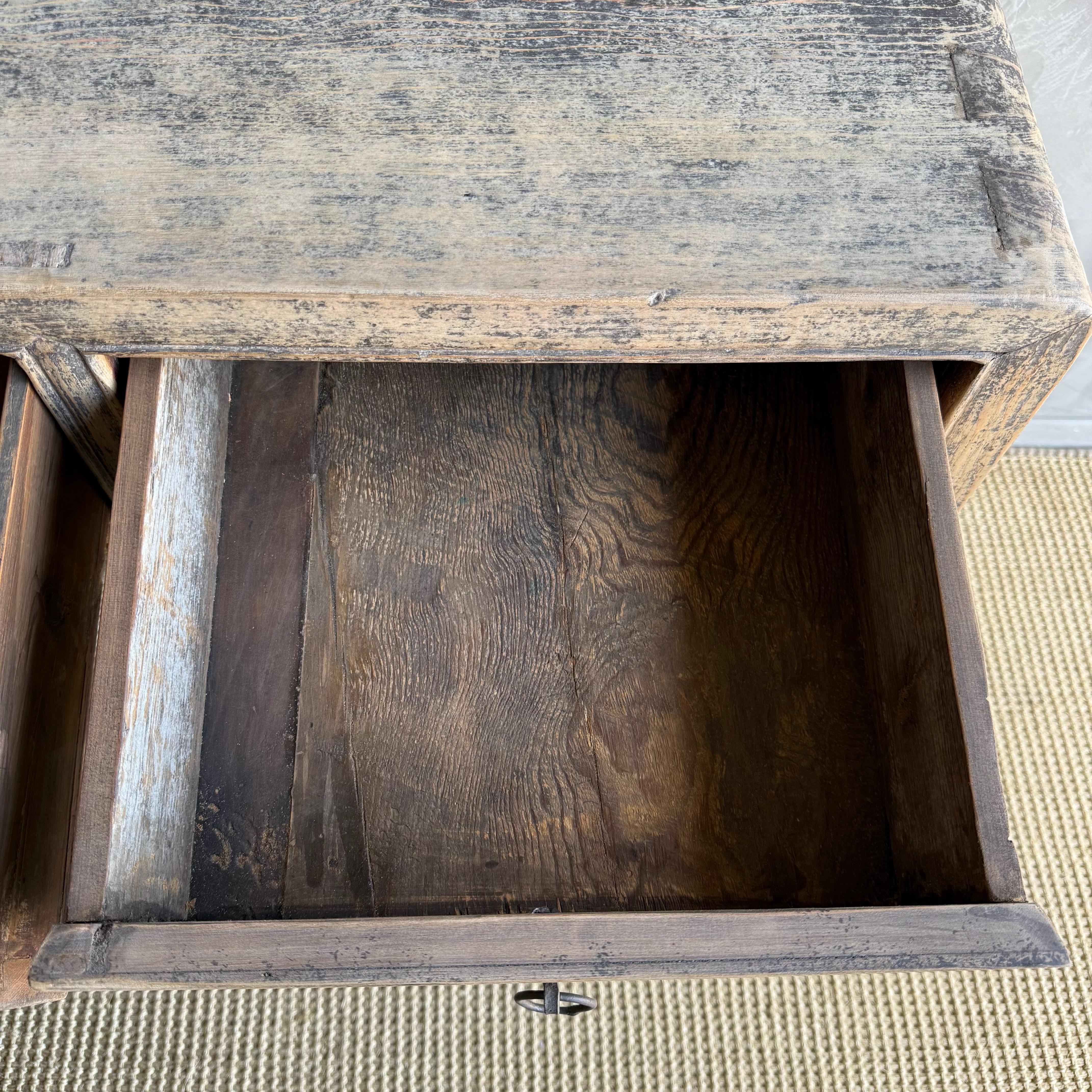 Olmo Tavolo consolle in legno d'olmo verniciato vintage con cassetti 84,5 in vendita
