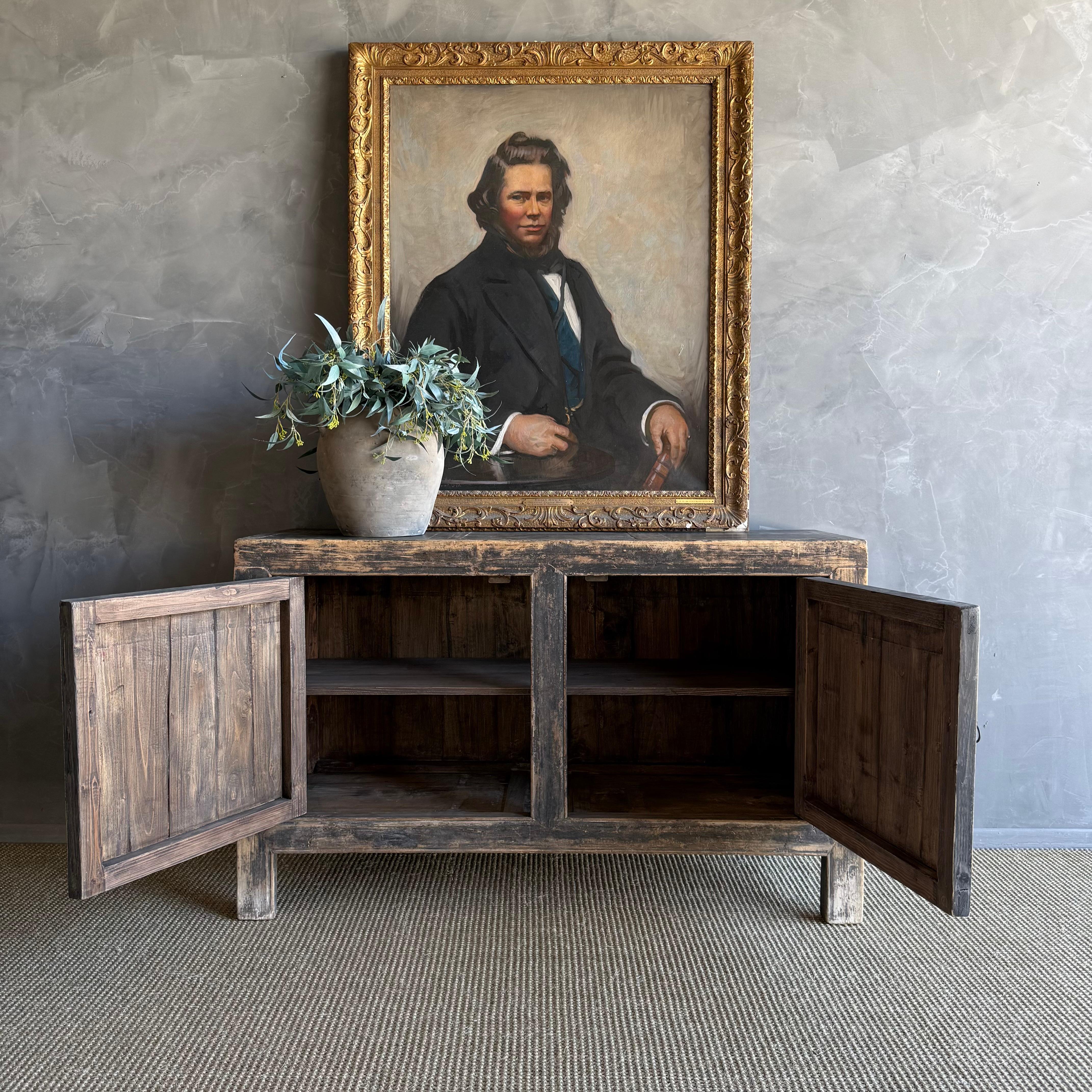 Organique Console Vintage en bois d'orme peint avec tiroirs en vente