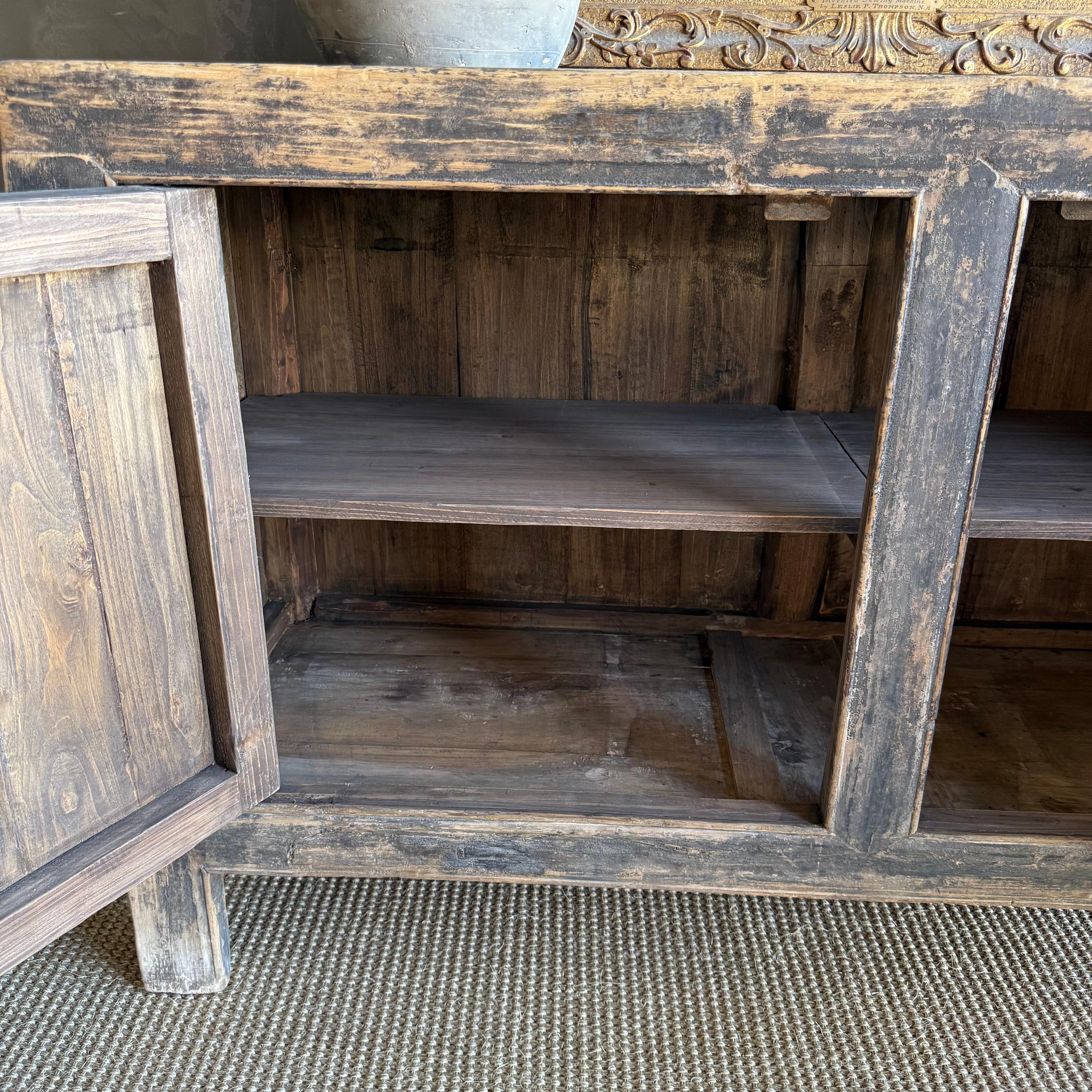 20ième siècle Console Vintage en bois d'orme peint avec tiroirs en vente