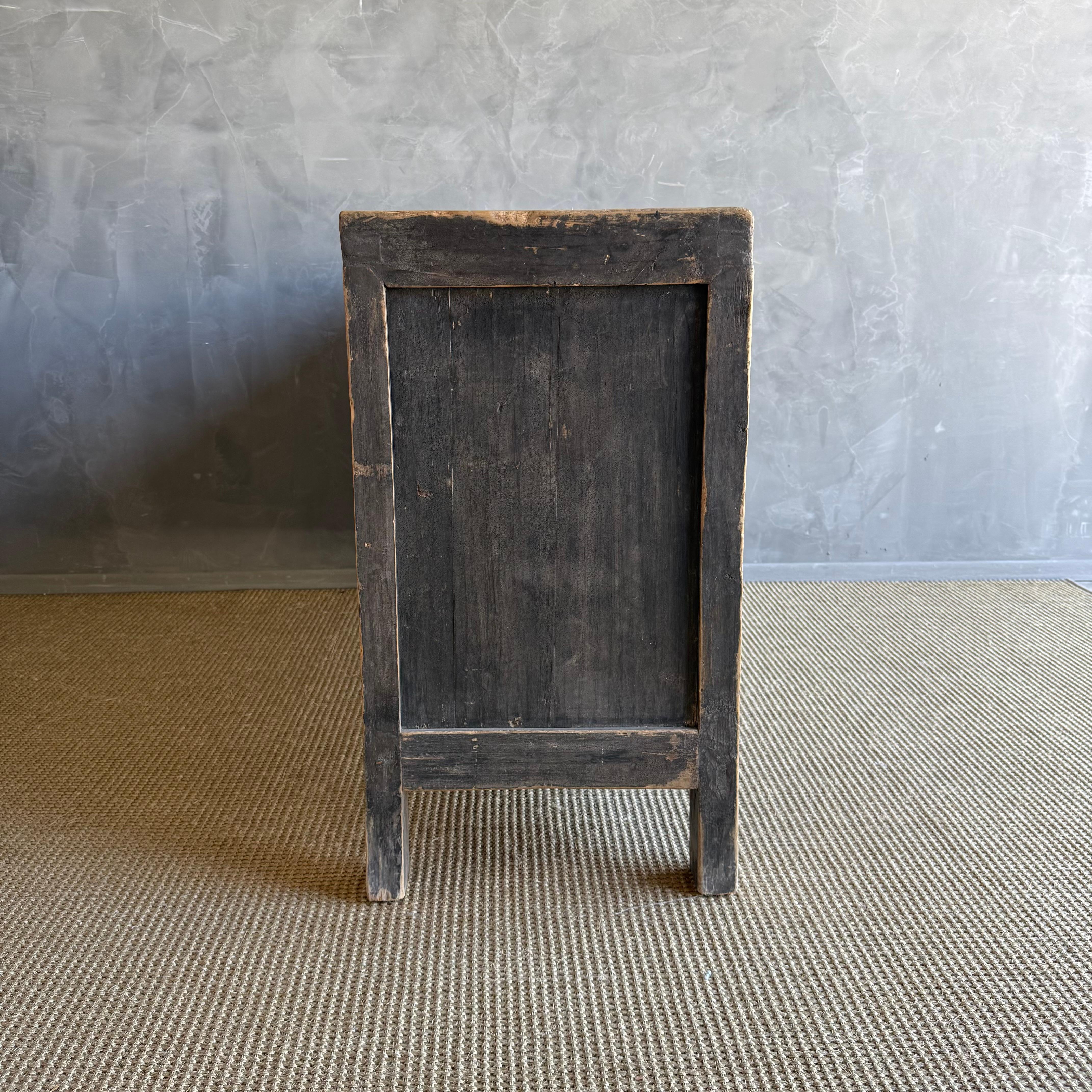 Console Vintage en bois d'orme peint avec tiroirs en vente 1