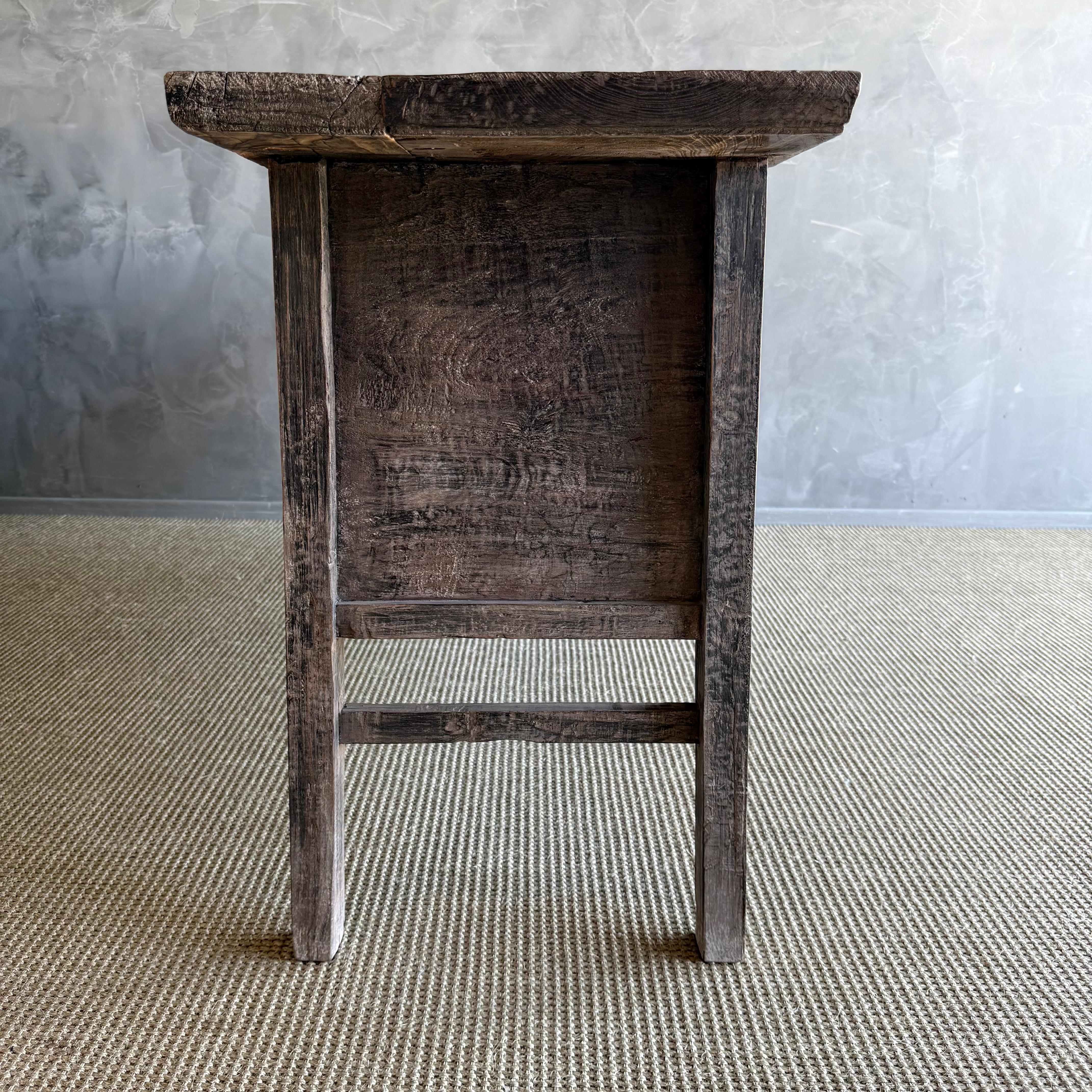 Tavolo consolle con cassetti in legno di olmo verniciato vintage in vendita 1