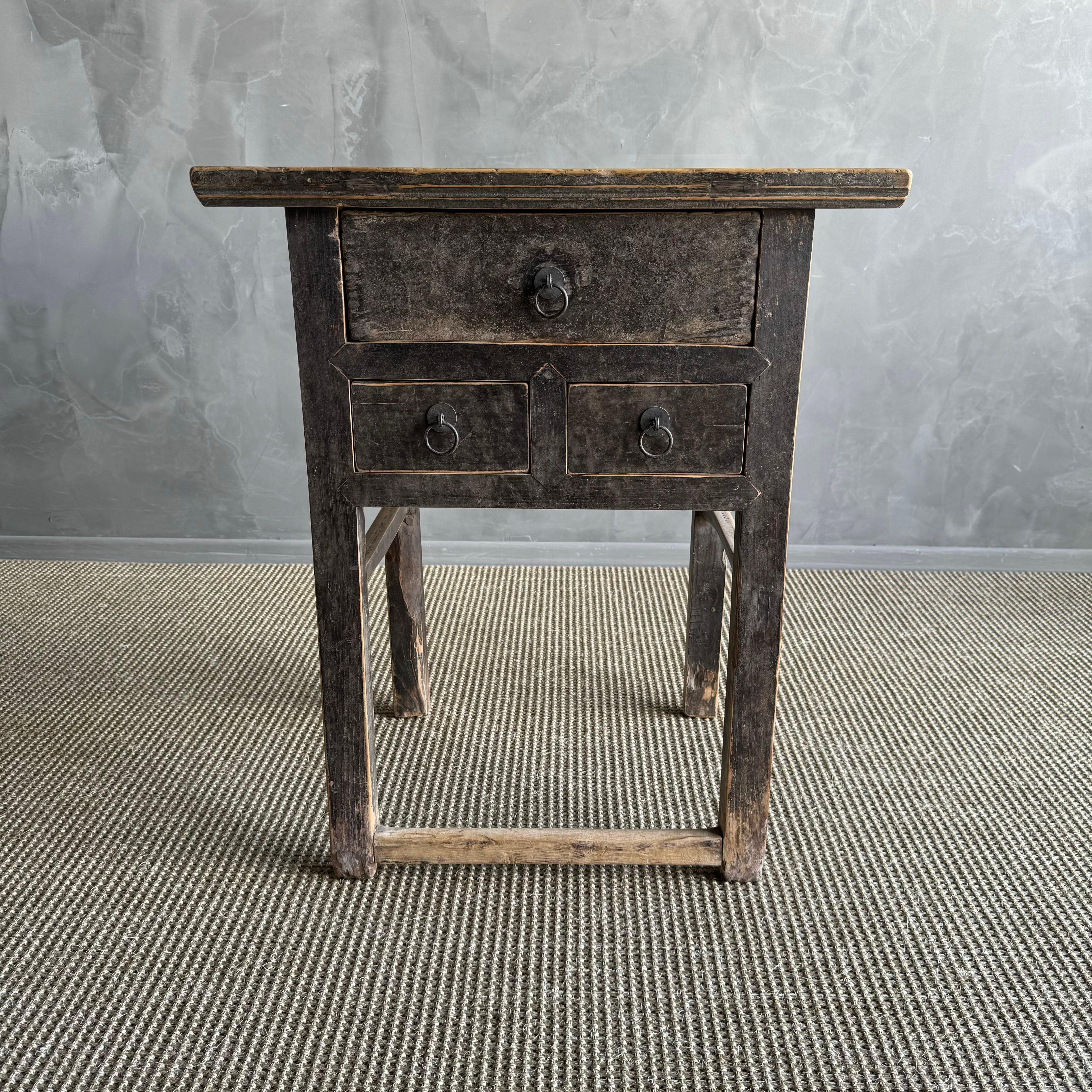 Vintage gemalt Ulme Wood Schublade Konsole (Organische Moderne) im Angebot