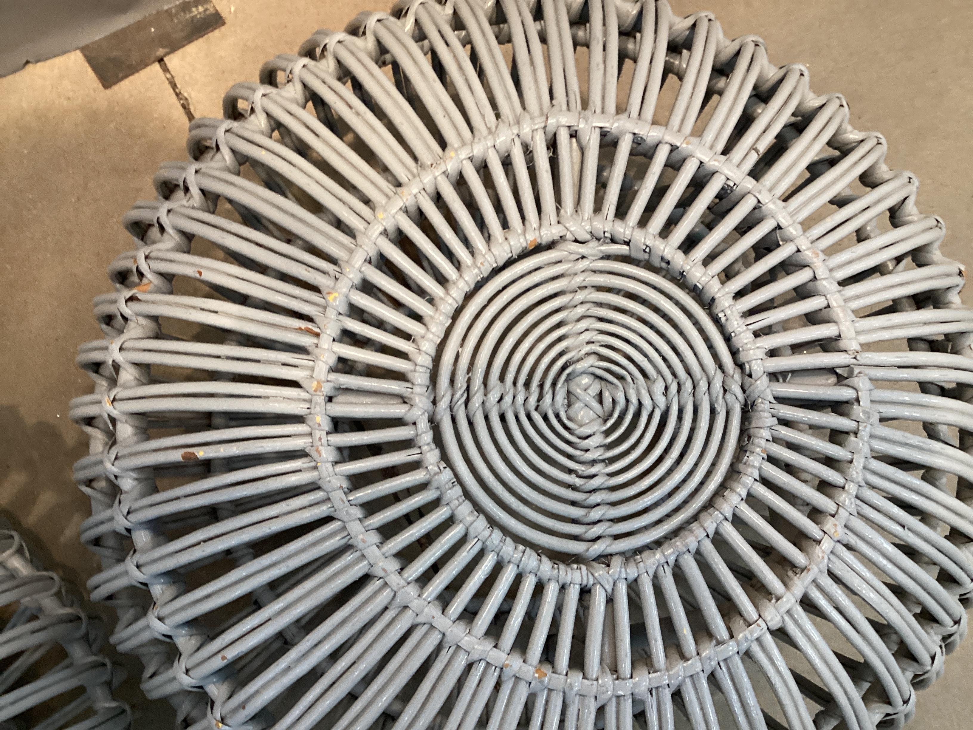 Puf otomano de ratán pintado estilo vintage Franco Albini Reposapiés en venta 1