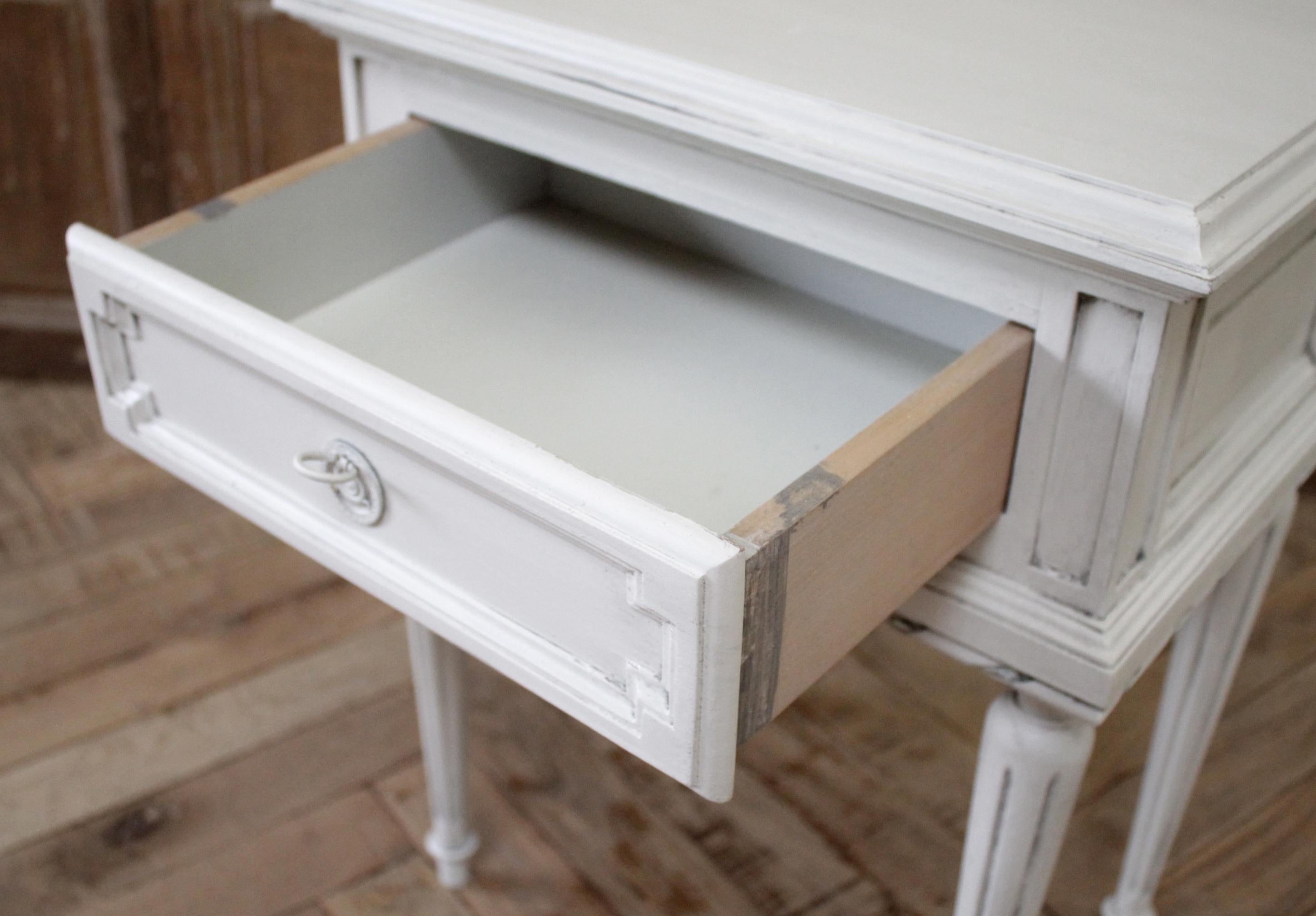 Vintage Painted French Louis XVI Style Side Table 3