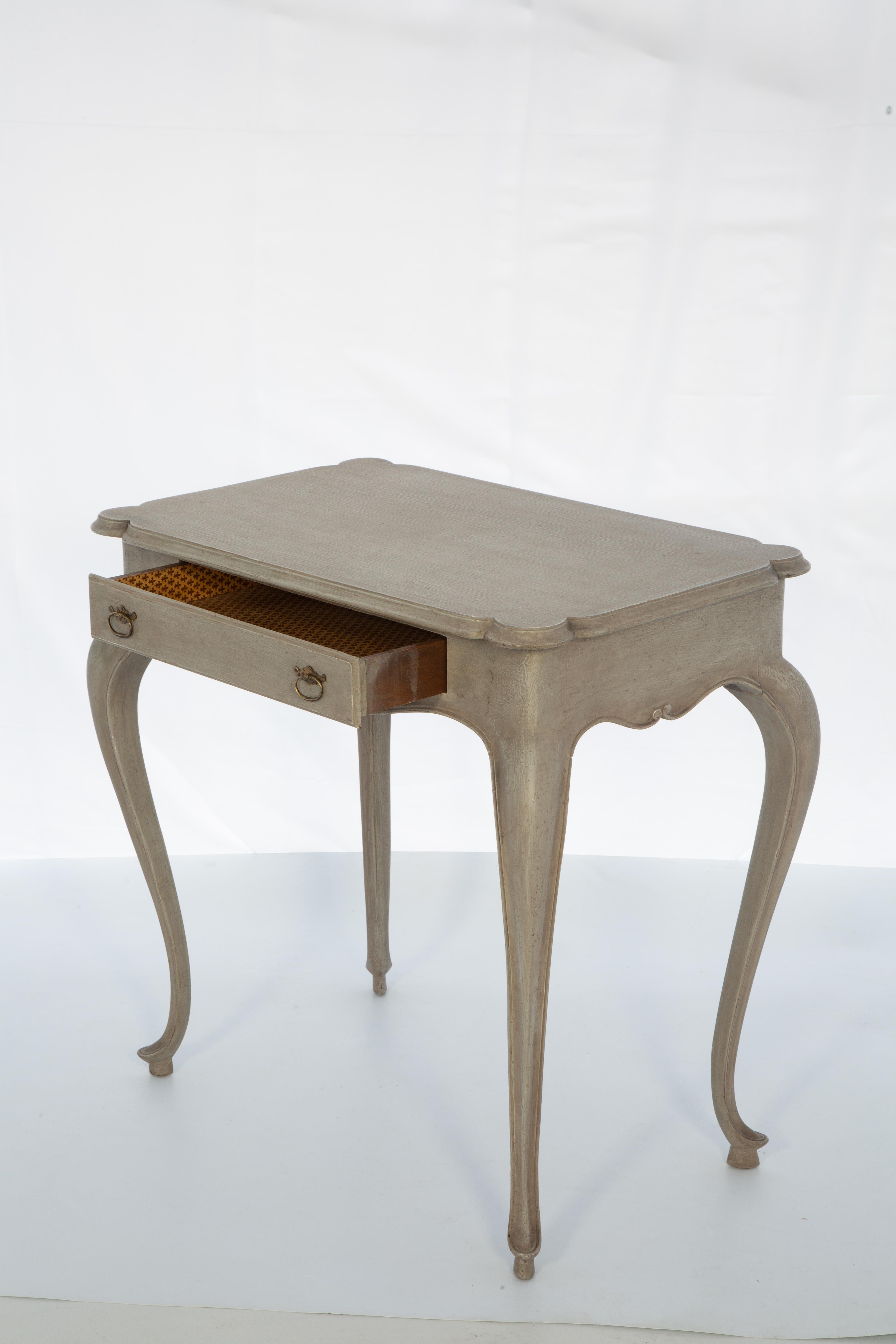 Vintage Painted Italian Tea Table with Single Drawer For Sale 1