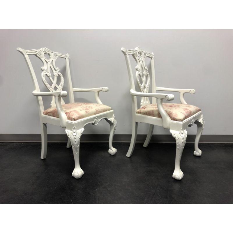 Poltrone Chippendale Ball and Claw in mogano verniciato - Coppia In condizioni buone a Charlotte, NC