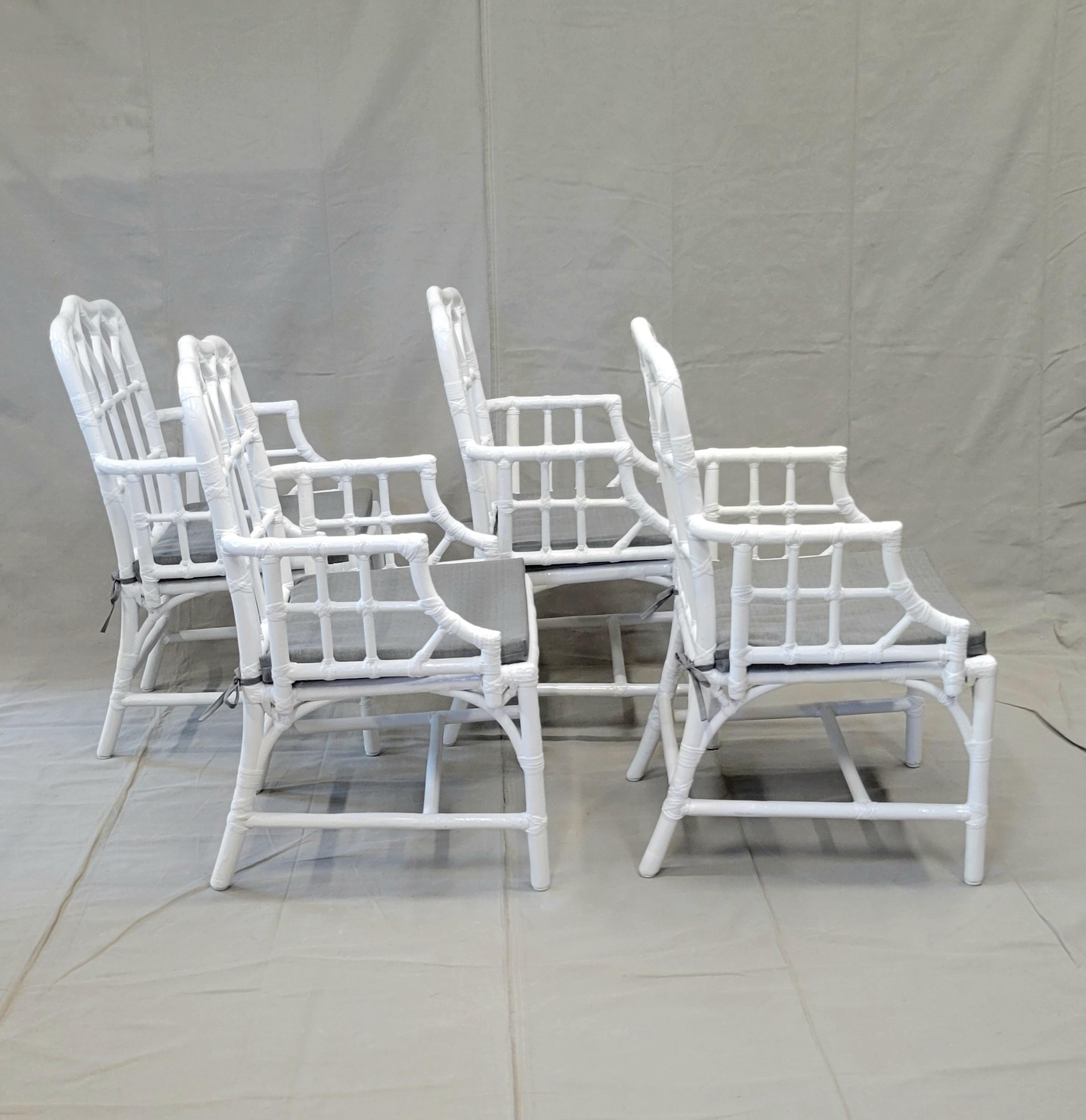 Sillones McGuire Vintage de bambú pintado - Juego de 4 Moderno de mediados de siglo en venta