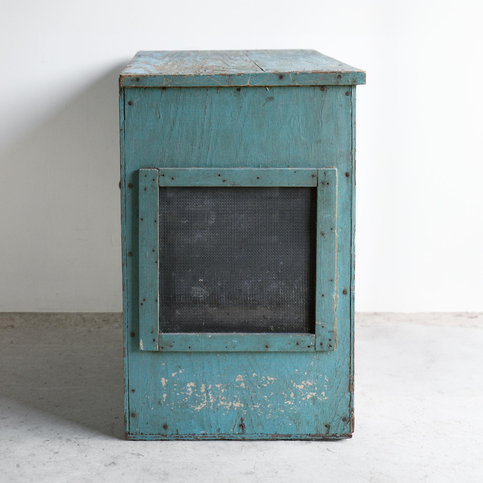 Bois Armoire à coffre à viande peinte vintage - Armoire de cuisine fermière, intérêt pour la Seconde Guerre mondiale en vente