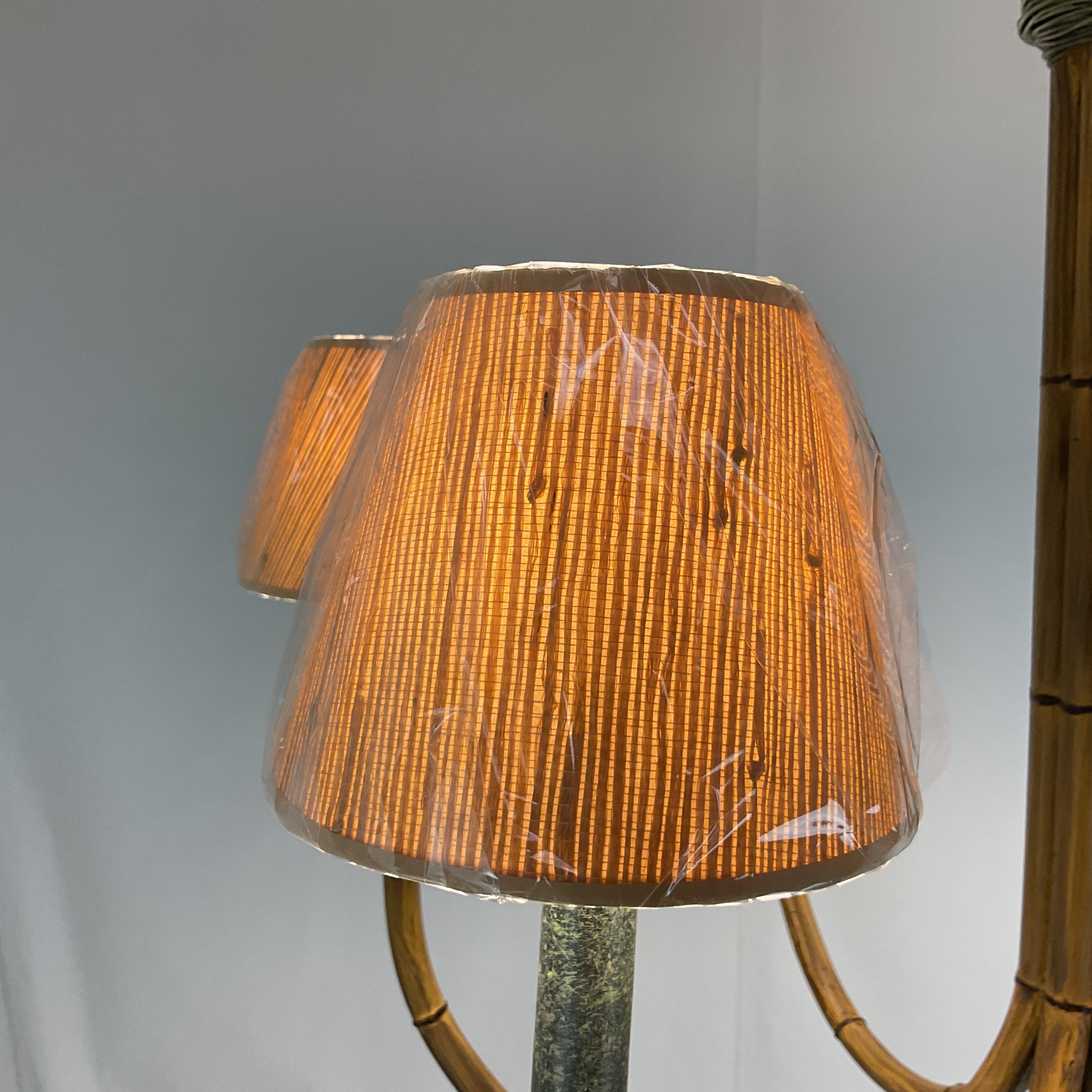 Lampadario a forma di palma in metallo verniciato vintage con paralumi in vendita 5