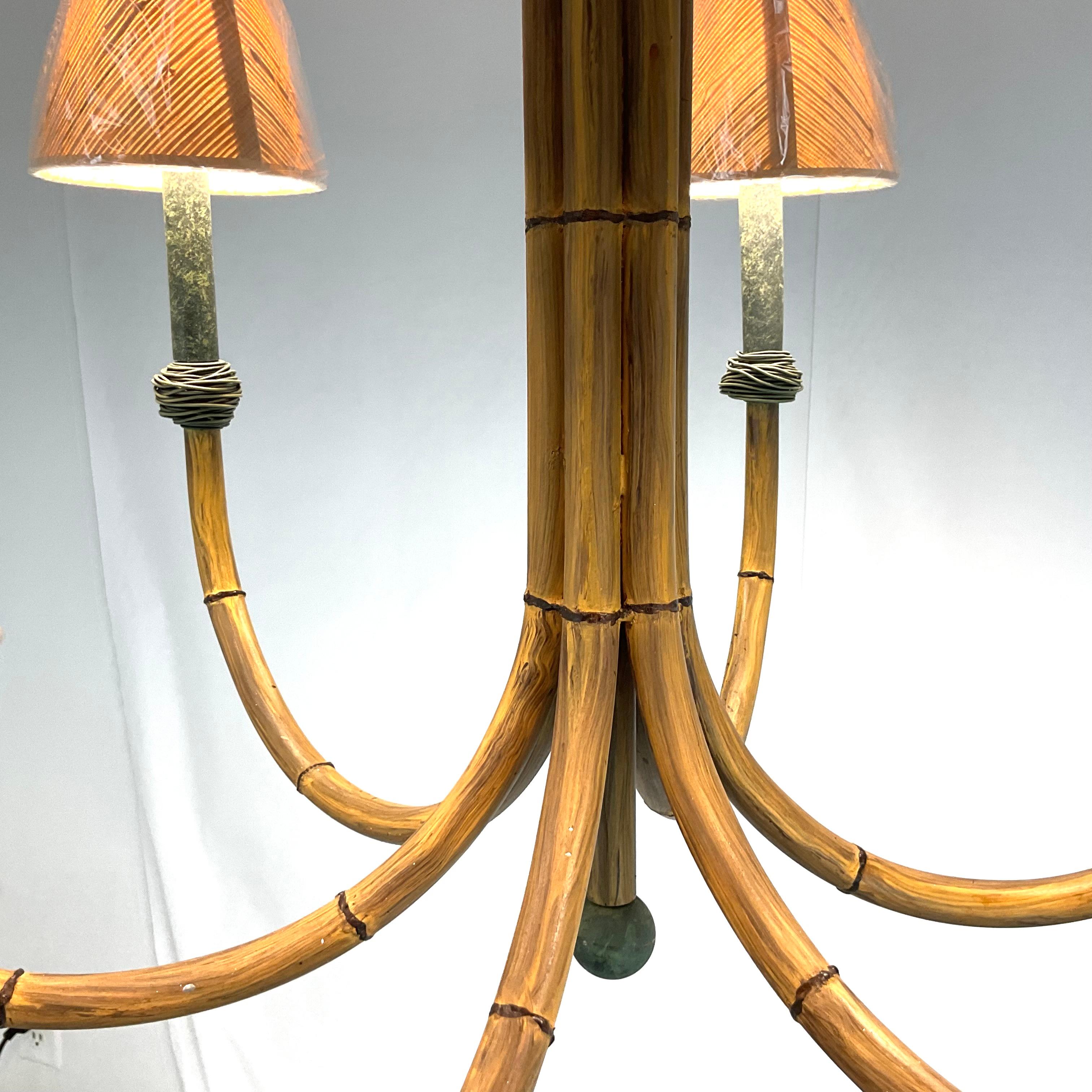 Country Lampadario a forma di palma in metallo verniciato vintage con paralumi in vendita