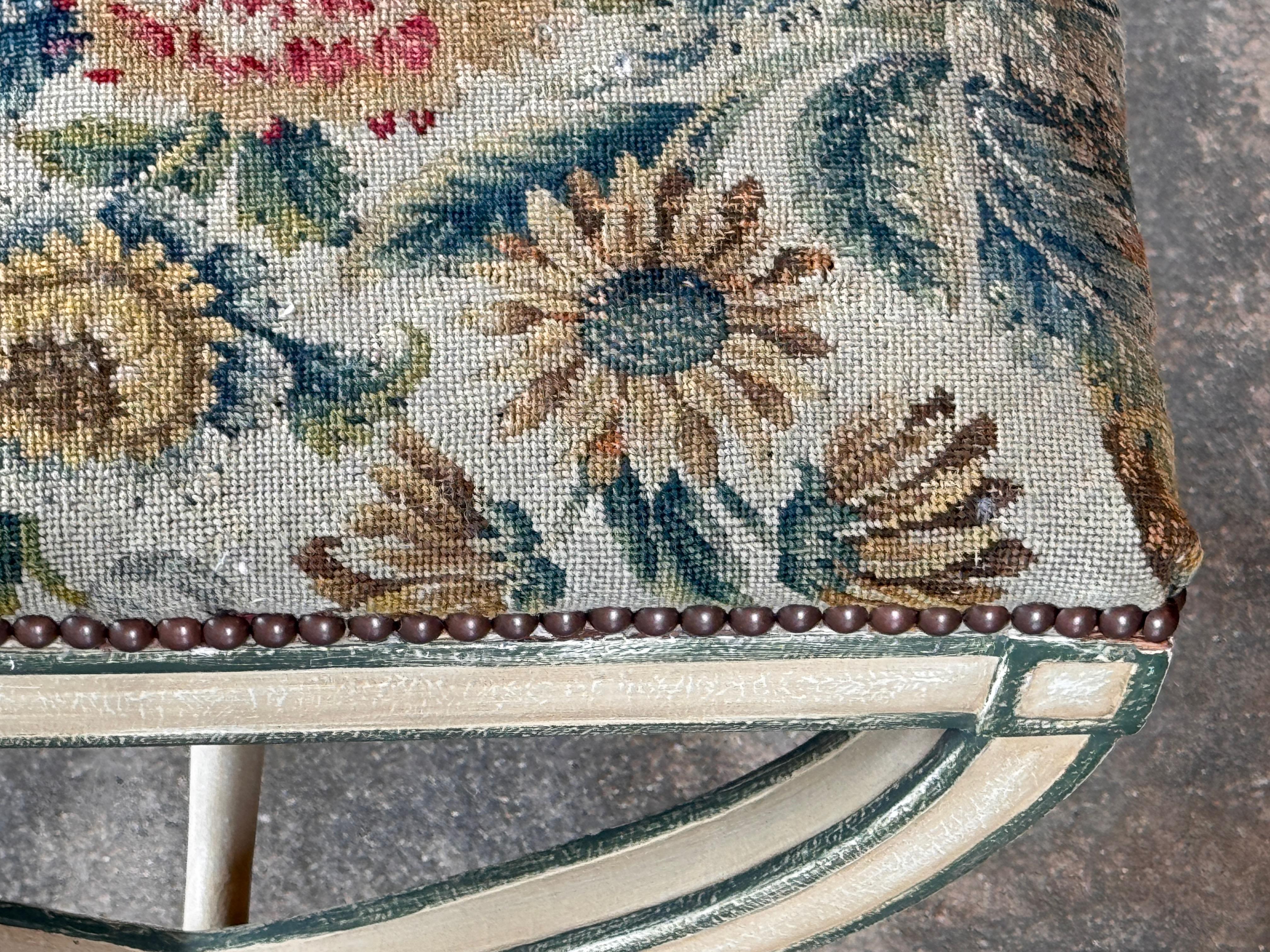 Vintage gemalt Hocker mit Wandteppich Polsterung (19. Jahrhundert) im Angebot