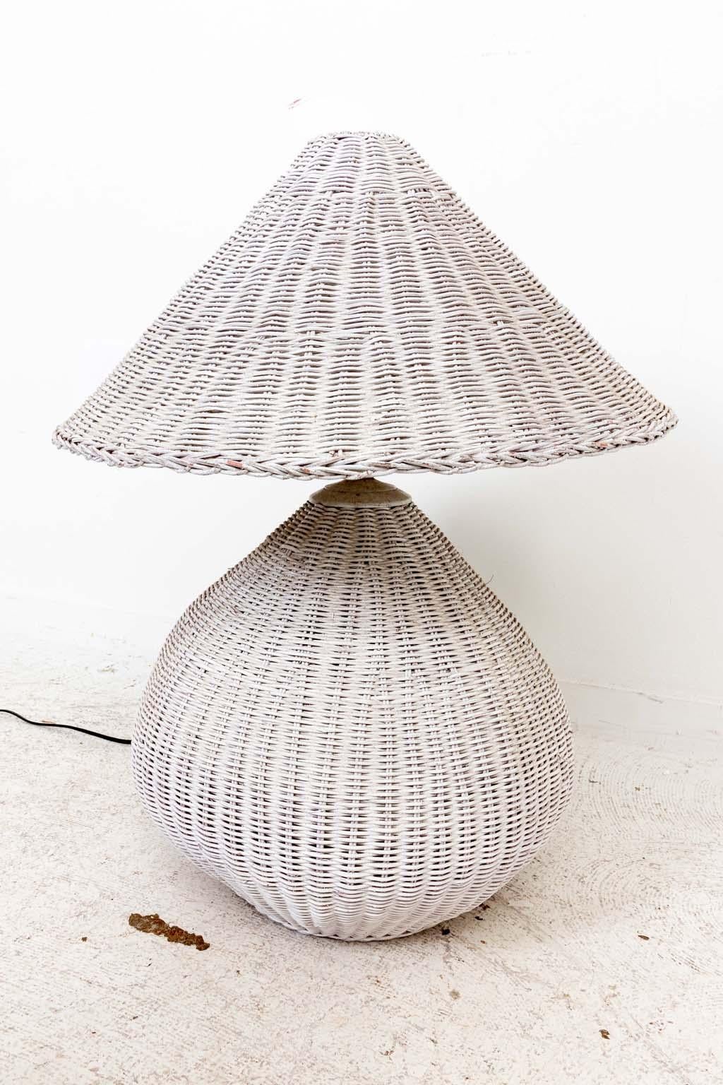 Vintage Painted Wicker Table Lamp 8