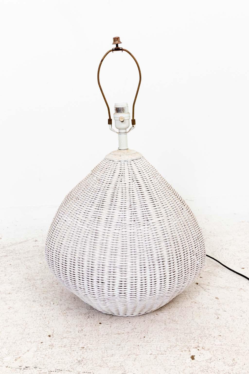 Vintage Painted Wicker Table Lamp 4