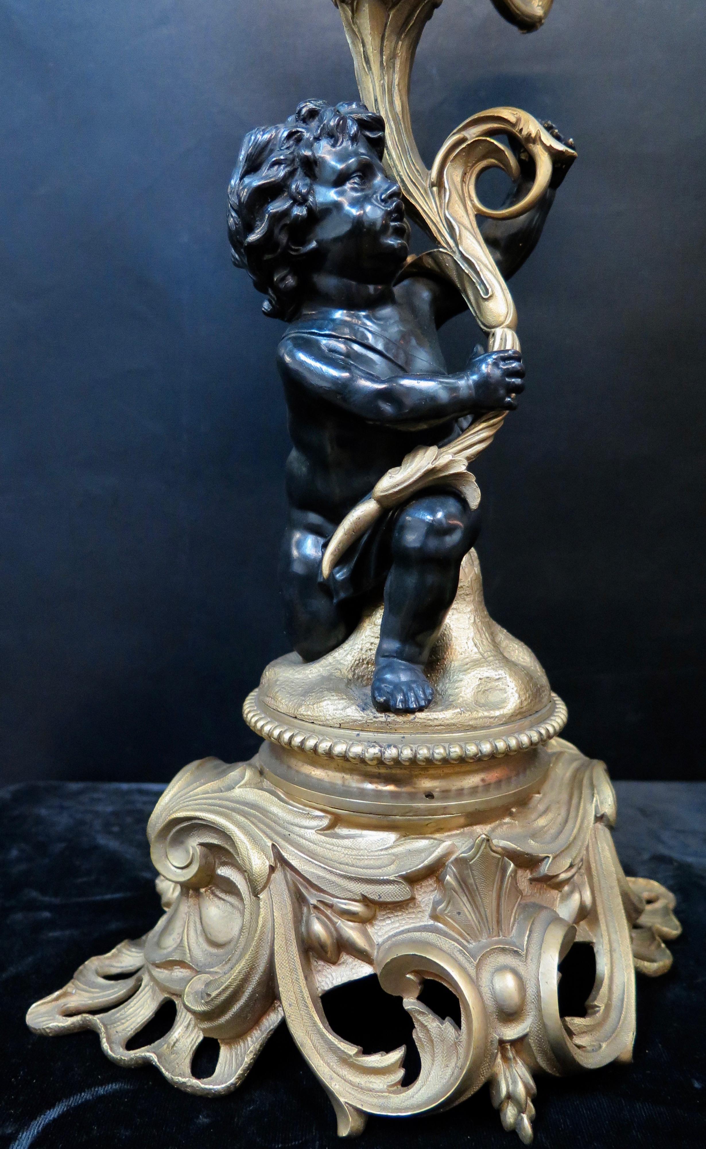 Paar antike Louis XV-Kandelaber aus Bronze im Vintage-Stil (Louis XV.) im Angebot