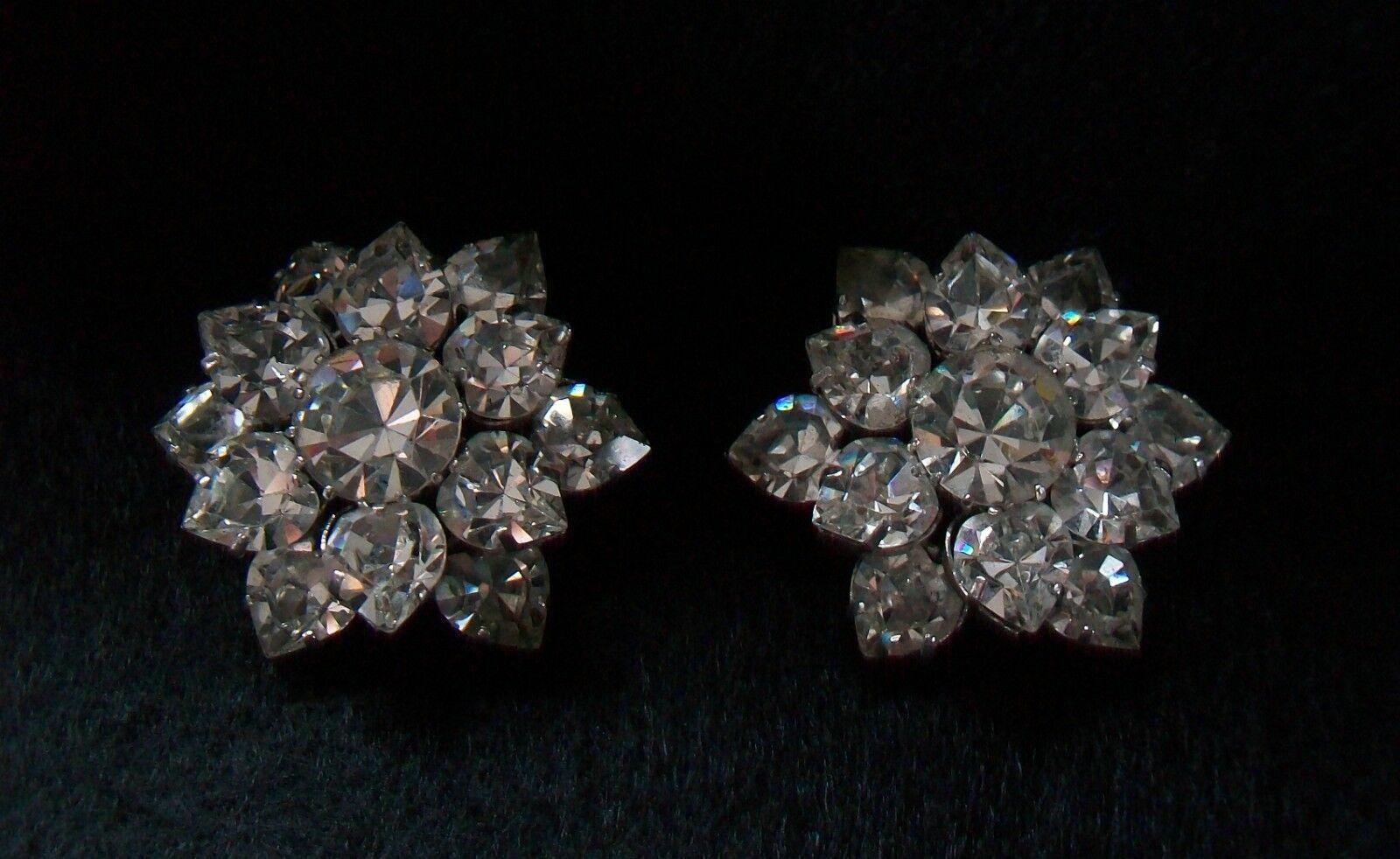 Vintage Pair Austrian Crystal Rhinestone Brooches, Unsigned, Mid-20th Century For Sale 5
