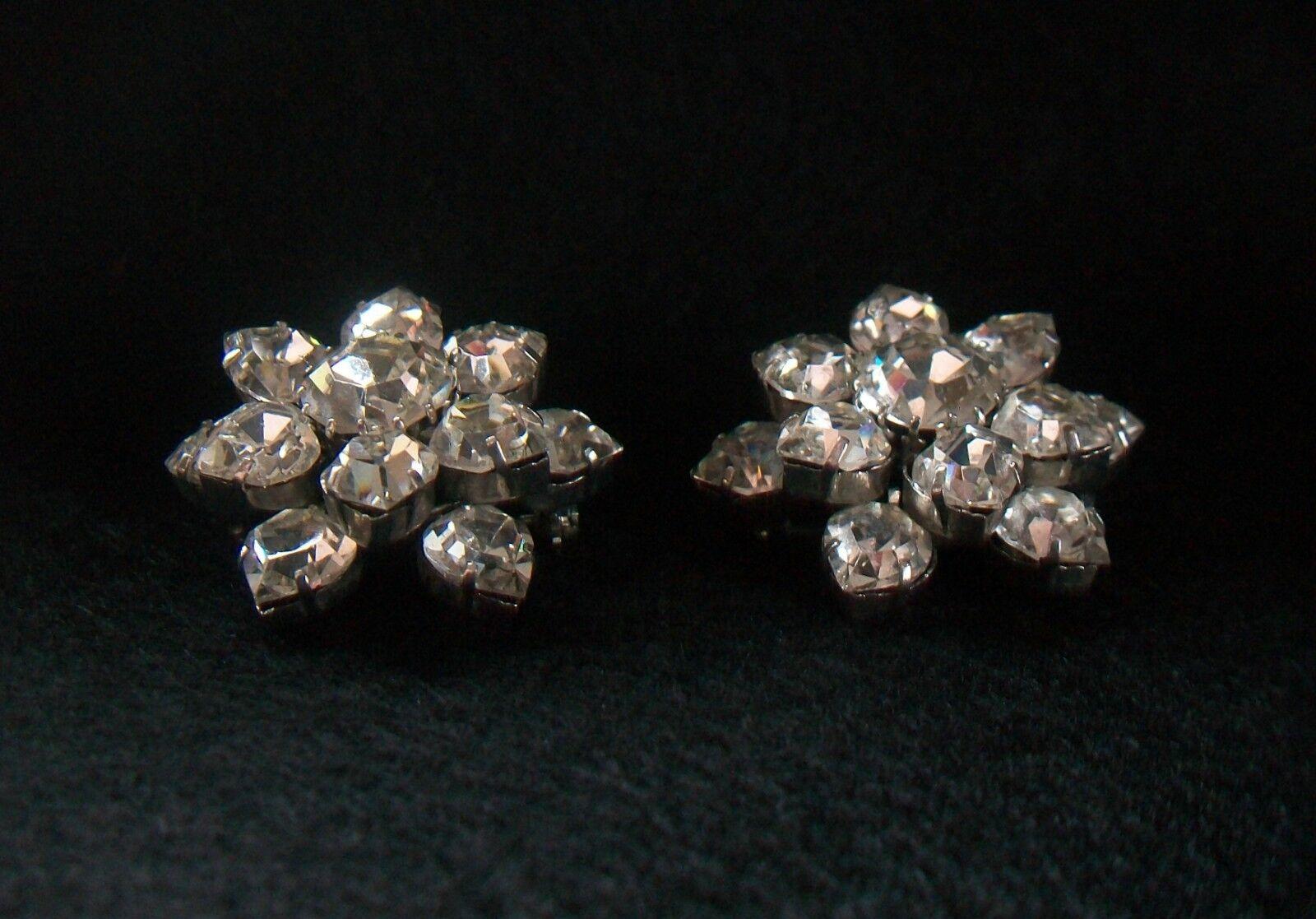 Vintage Pair Austrian Crystal Rhinestone Brooches, Unsigned, Mid-20th Century For Sale 7