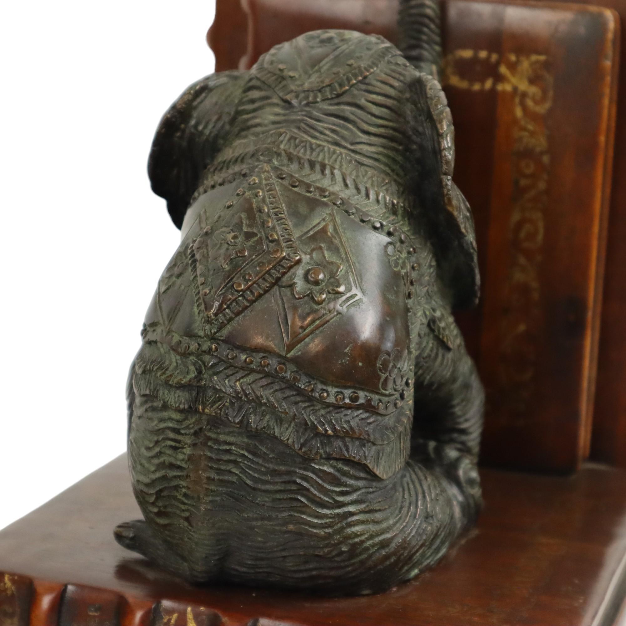 Cast Vintage Pair Bookends Elephant Patinated Bronze Wood Leather For Sale